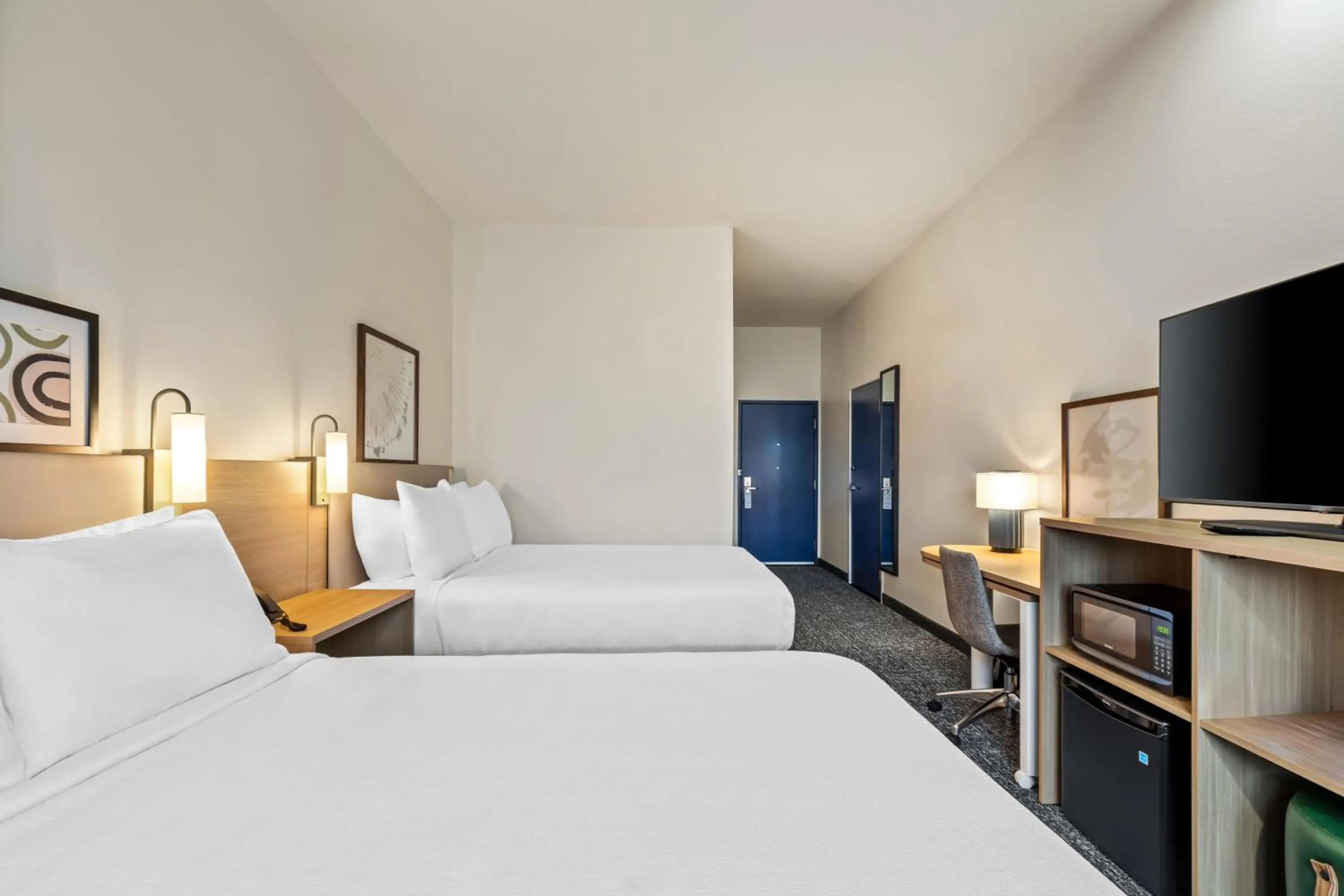 Bed in Spark by Hilton Wilkes Barre