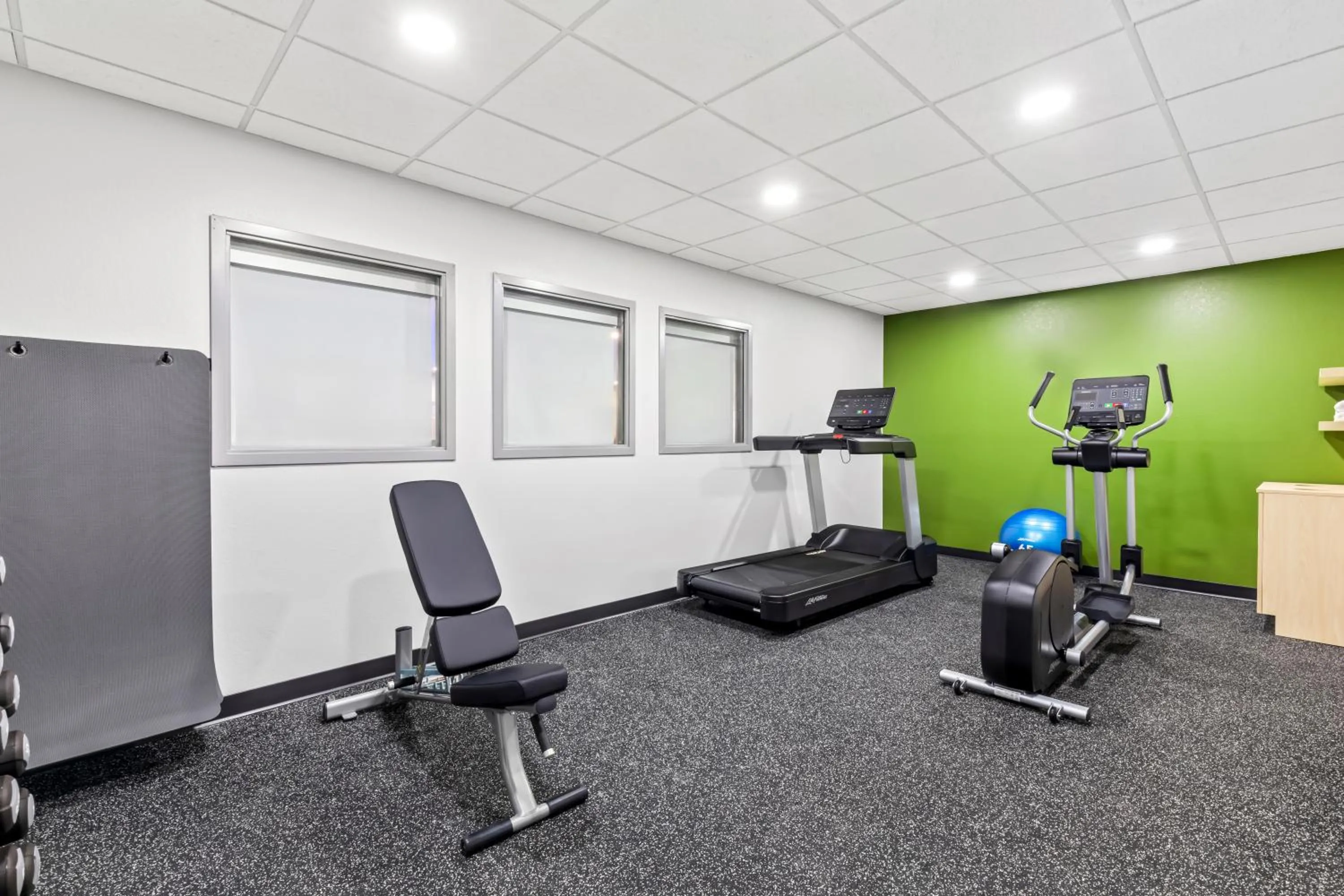 Fitness centre/facilities in Spark by Hilton Wilkes Barre