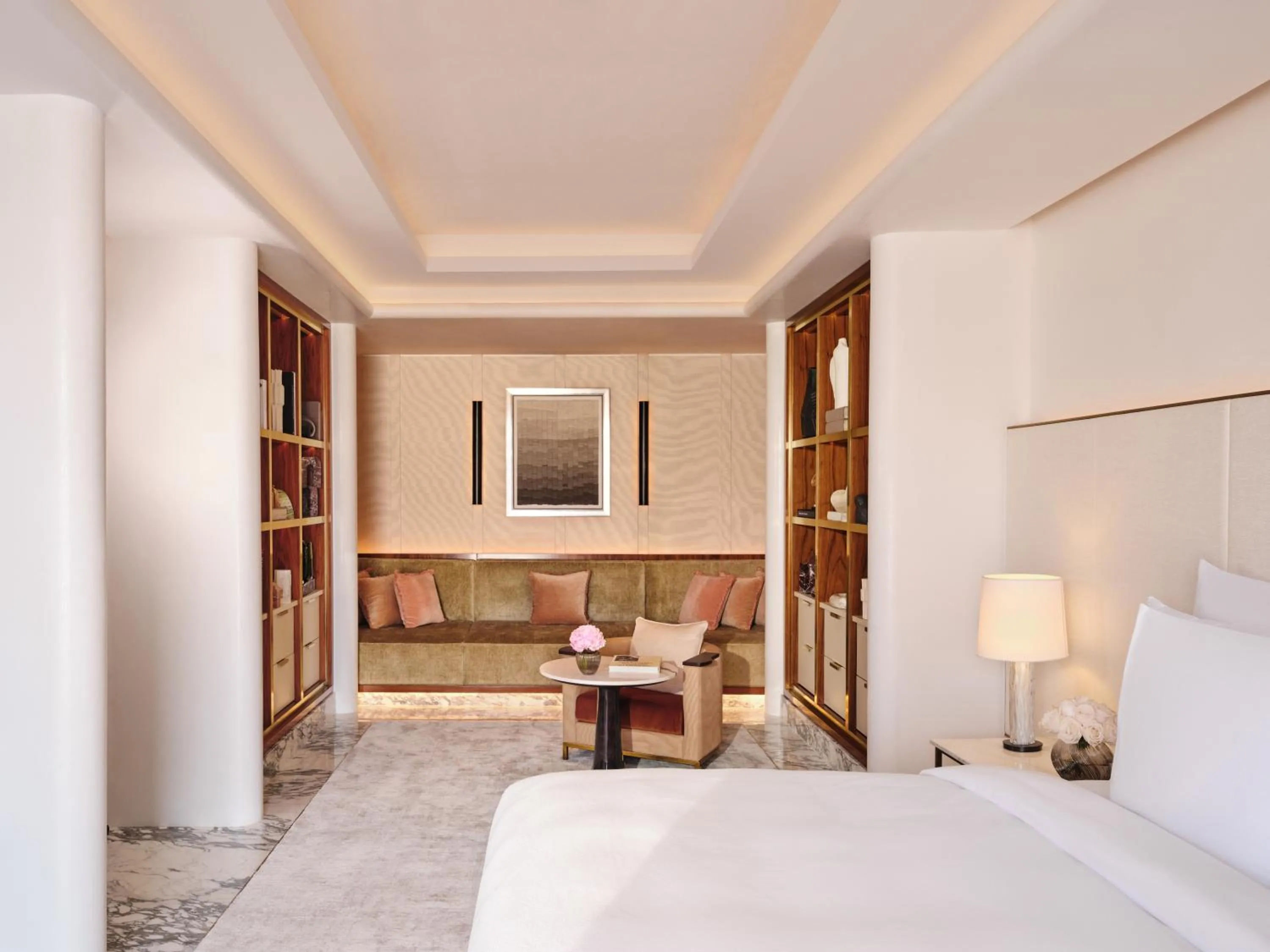 Bedroom, Bed in The Lana - Dorchester Collection