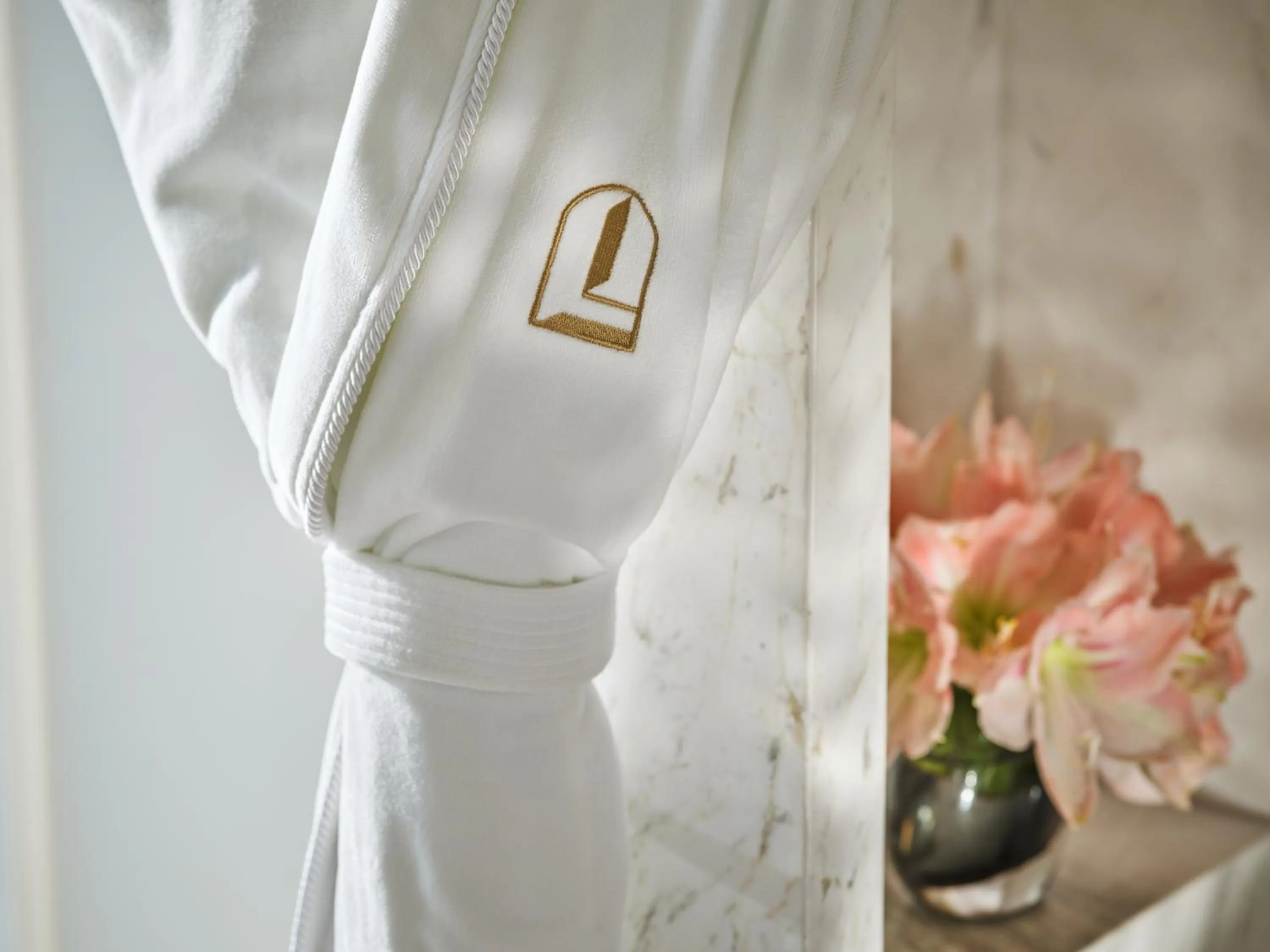 Bathroom in The Lana - Dorchester Collection