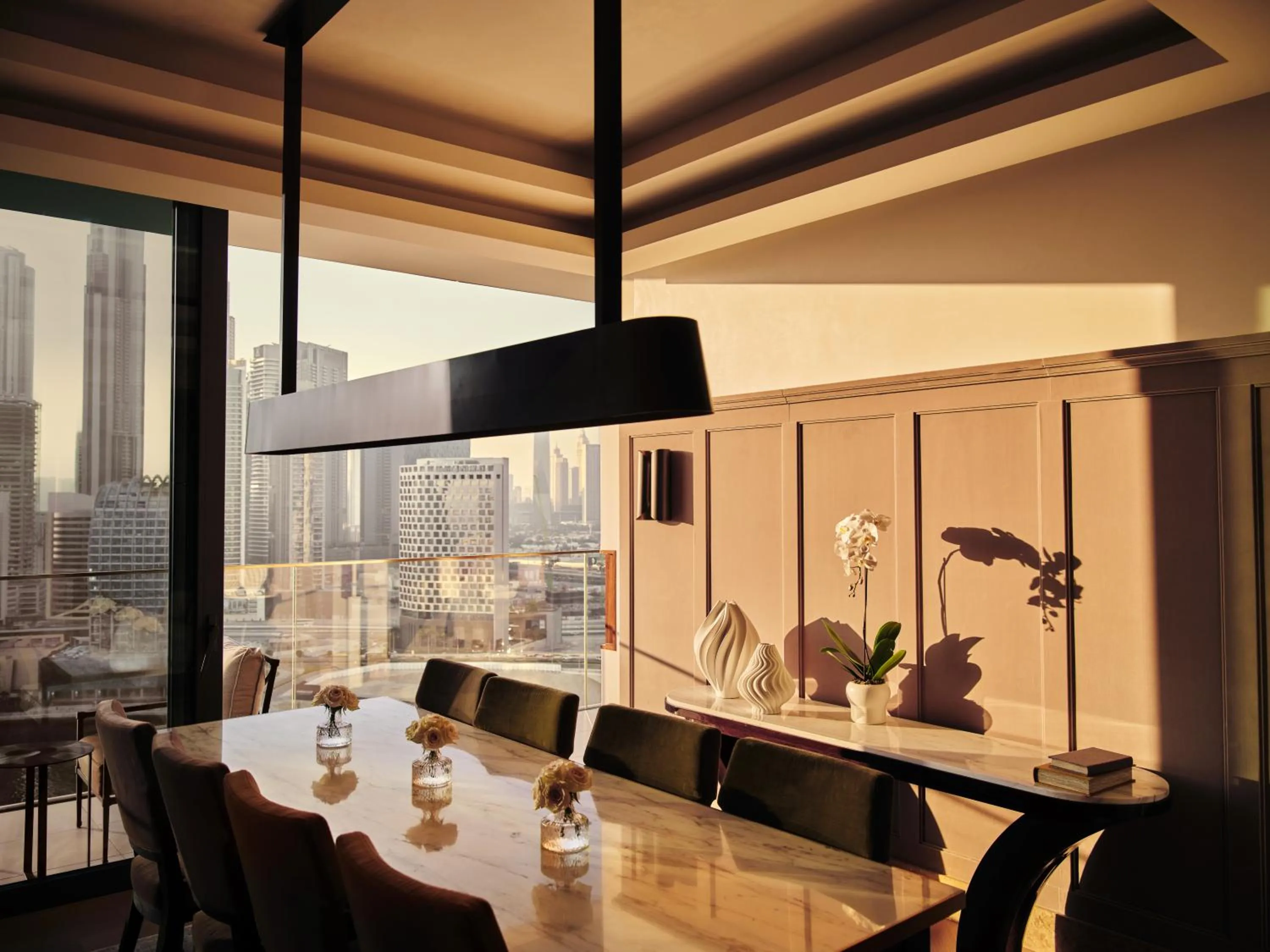 Dining area in The Lana - Dorchester Collection