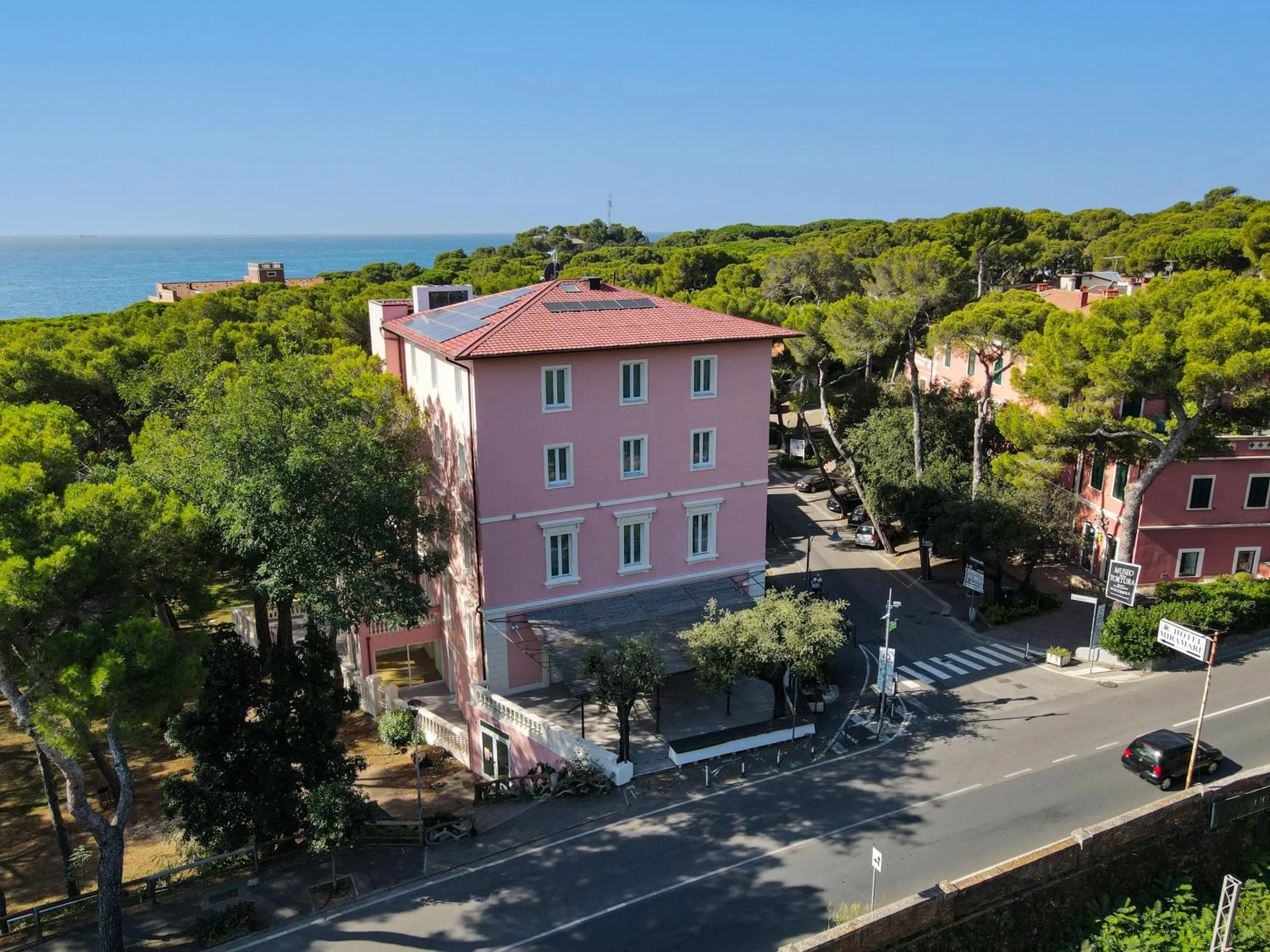 Property building in Hotiday Castiglioncello Suite