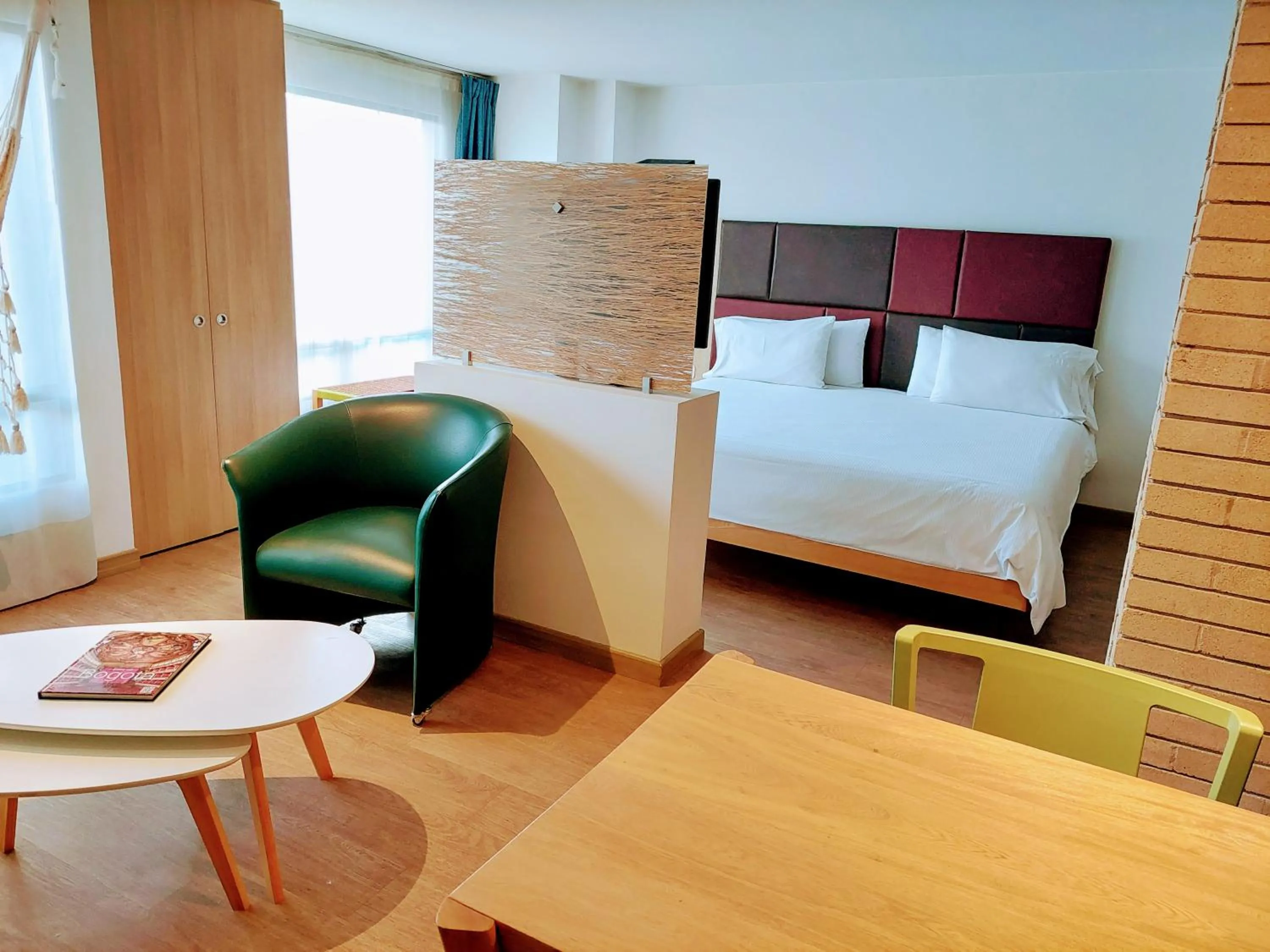 Photo of the whole room, Bed in Hotel Viaggio Teleport City Suites