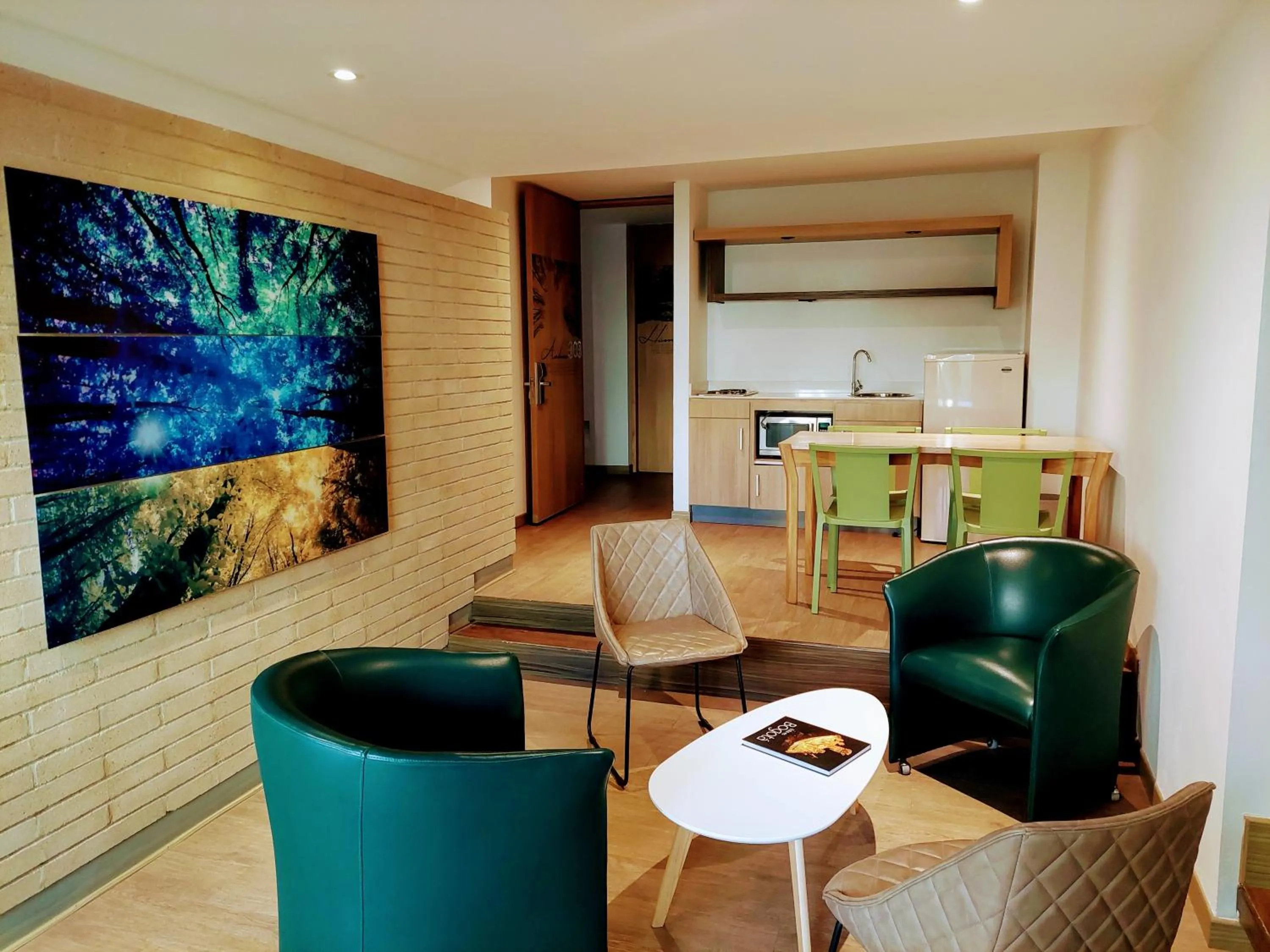 Seating area in Hotel Viaggio Teleport City Suites