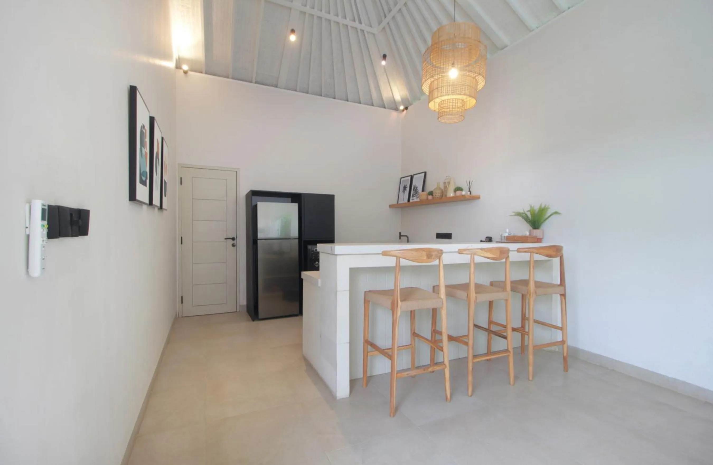 Kitchen or kitchenette in Echo Beach Villa and Apartment