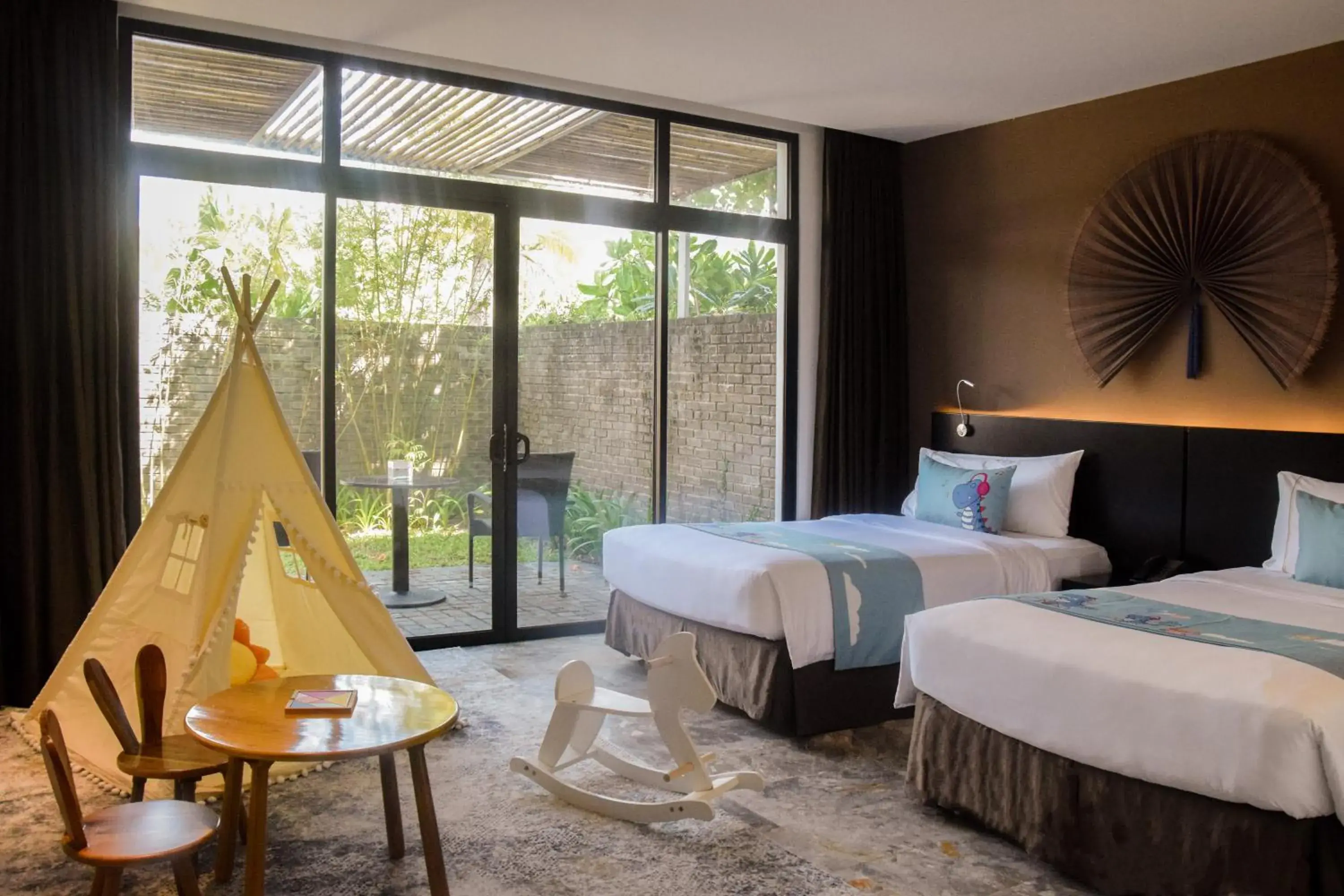 The Level Family Two Bedrooms with Terrace and Lounge benefits in Melia Danang Beach Resort The Level Family Two Bedrooms with Terrace and Lounge benefits in Melia Danang Beach Resort