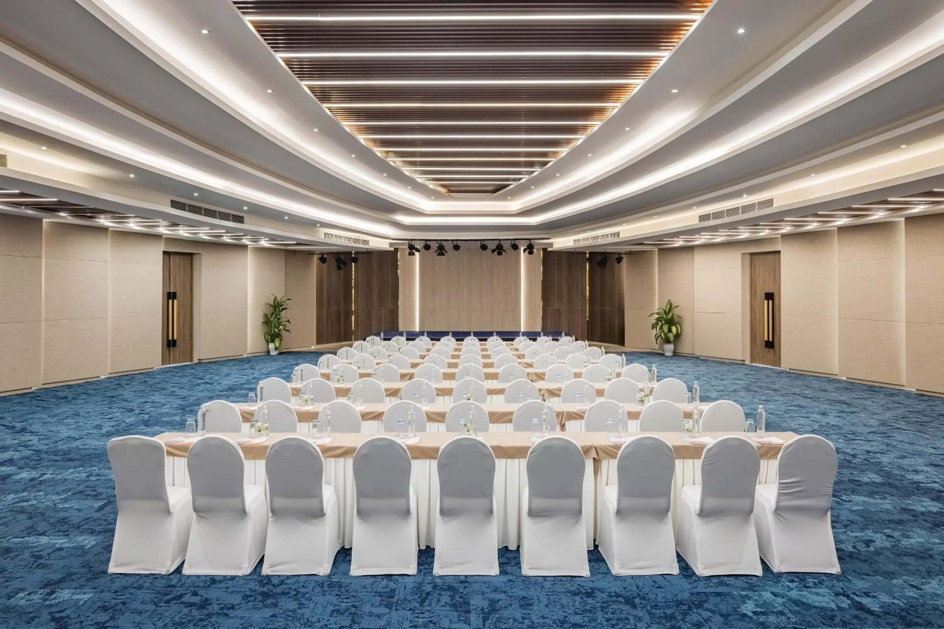 Business facilities in Melia Danang Beach Resort