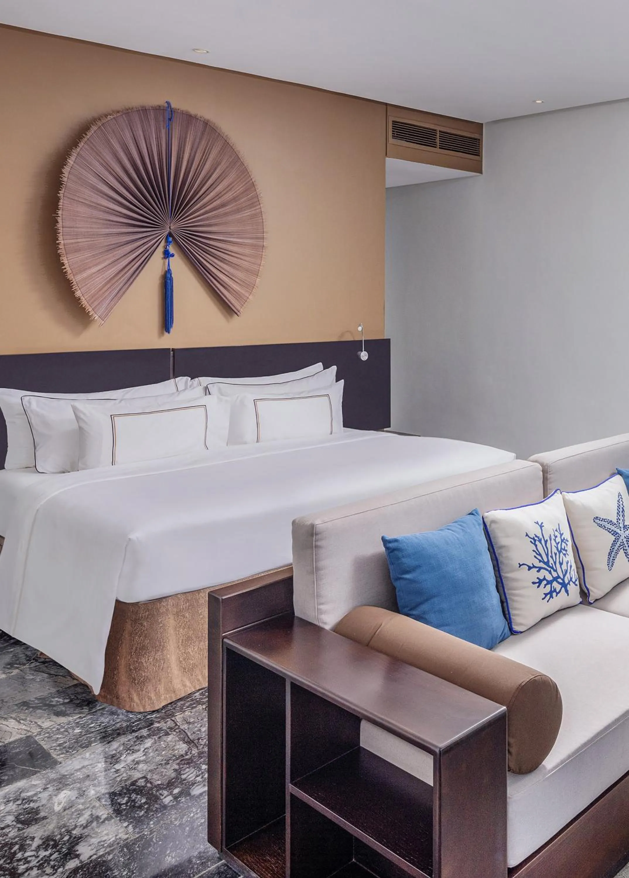 Bed in Melia Danang Beach Resort