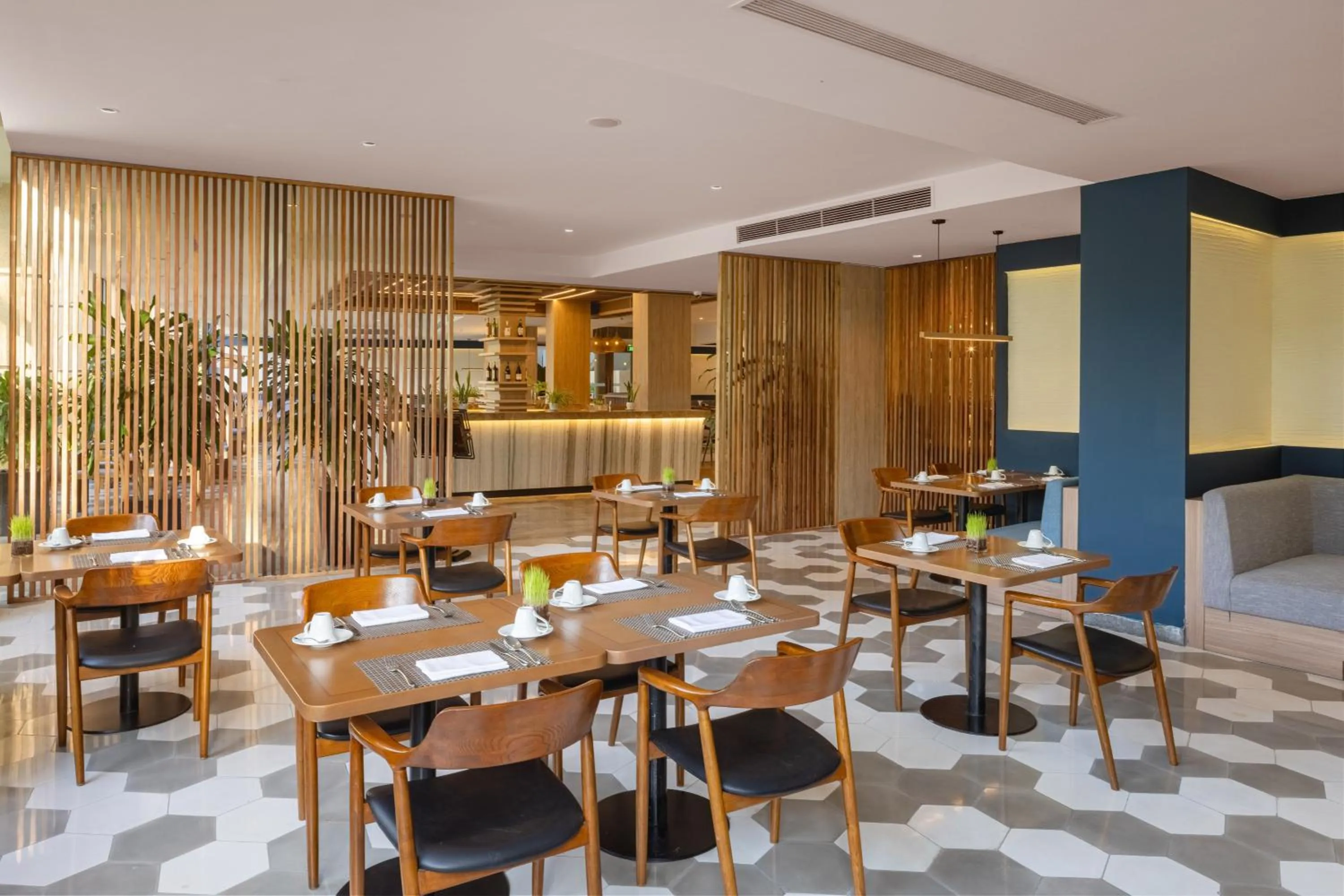 Restaurant/places to eat in Melia Danang Beach Resort