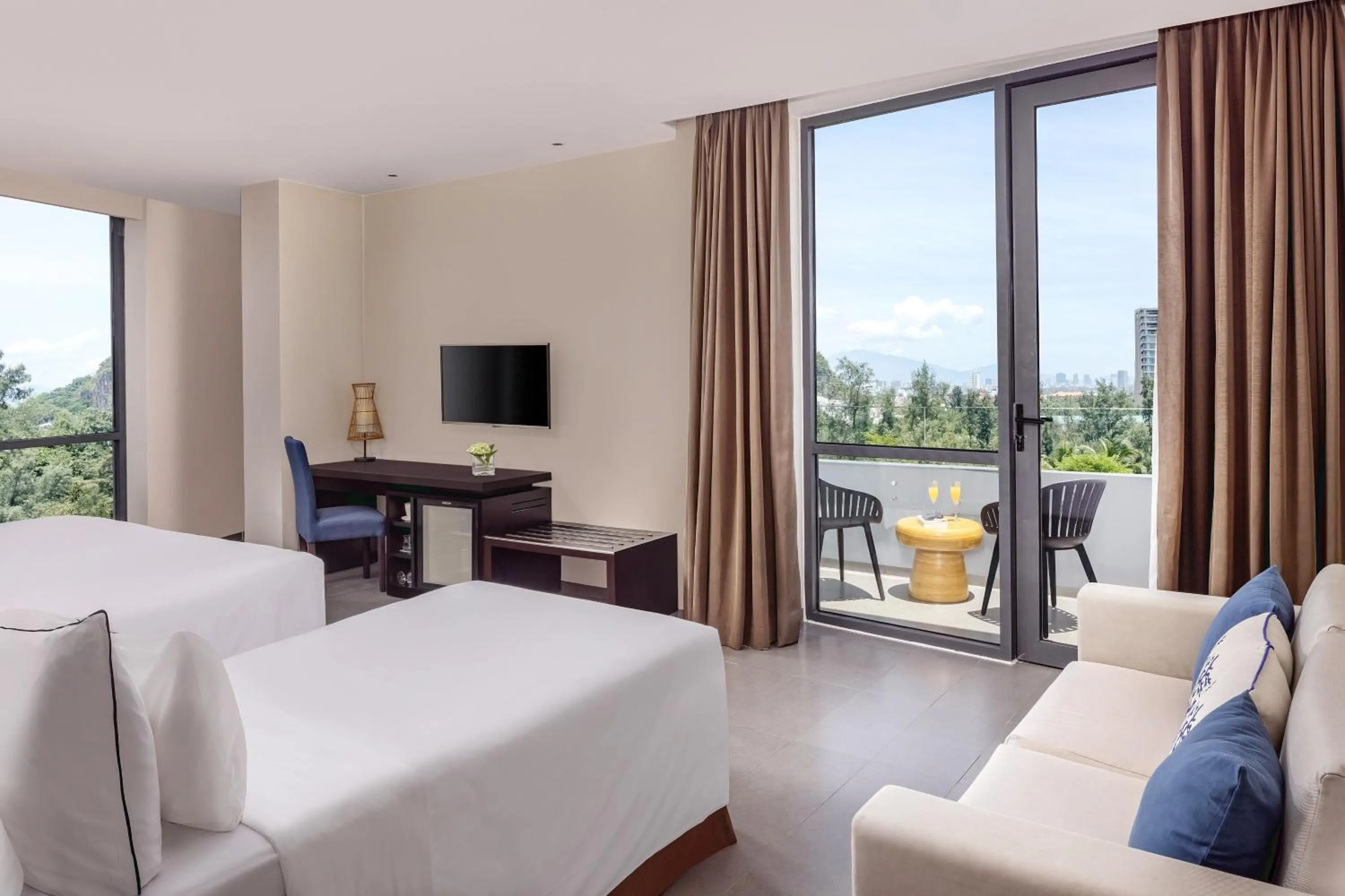 Bed in Melia Danang Beach Resort