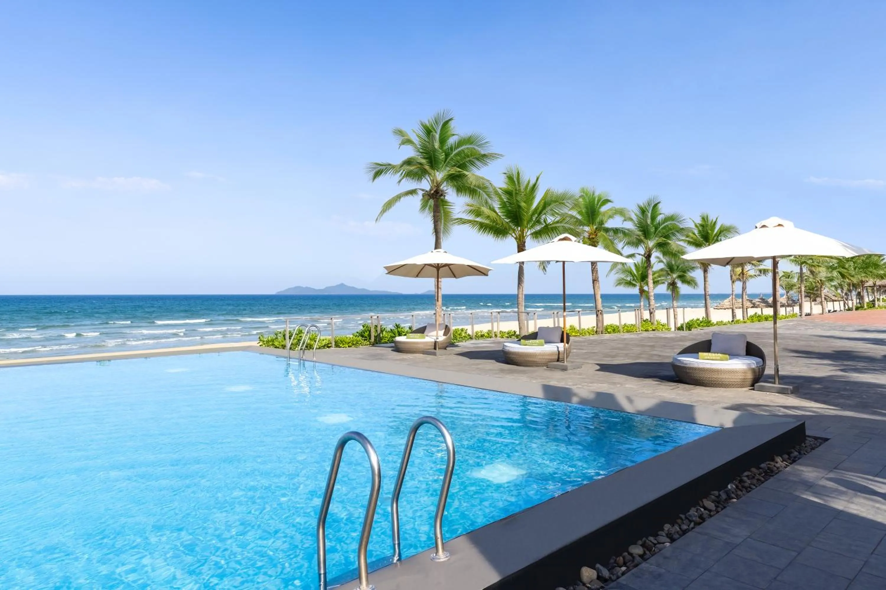 Swimming pool in Melia Danang Beach Resort