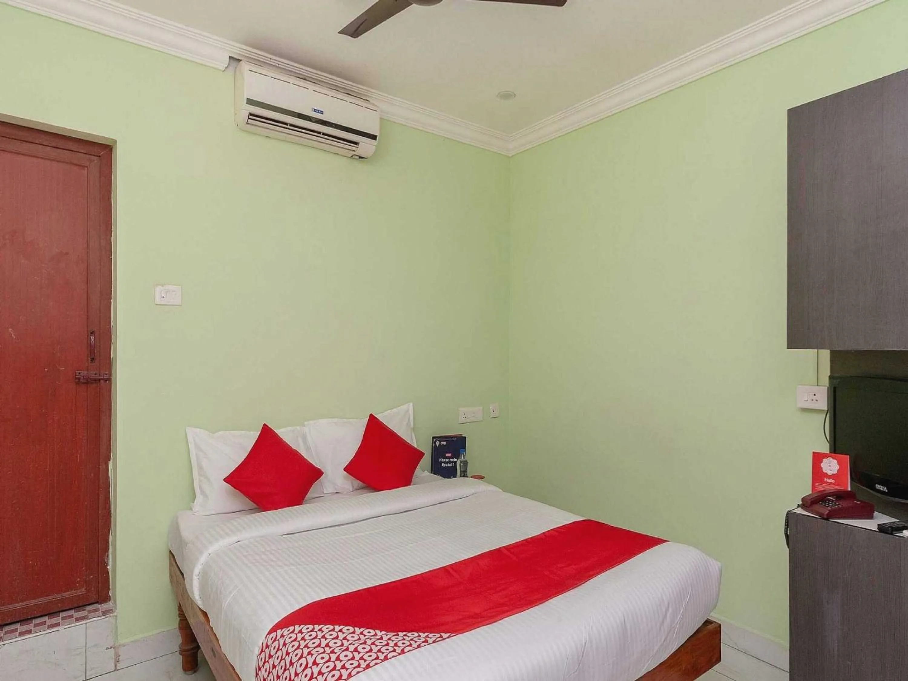 Bedroom, Bed in Hotel O Seabreeze Residency