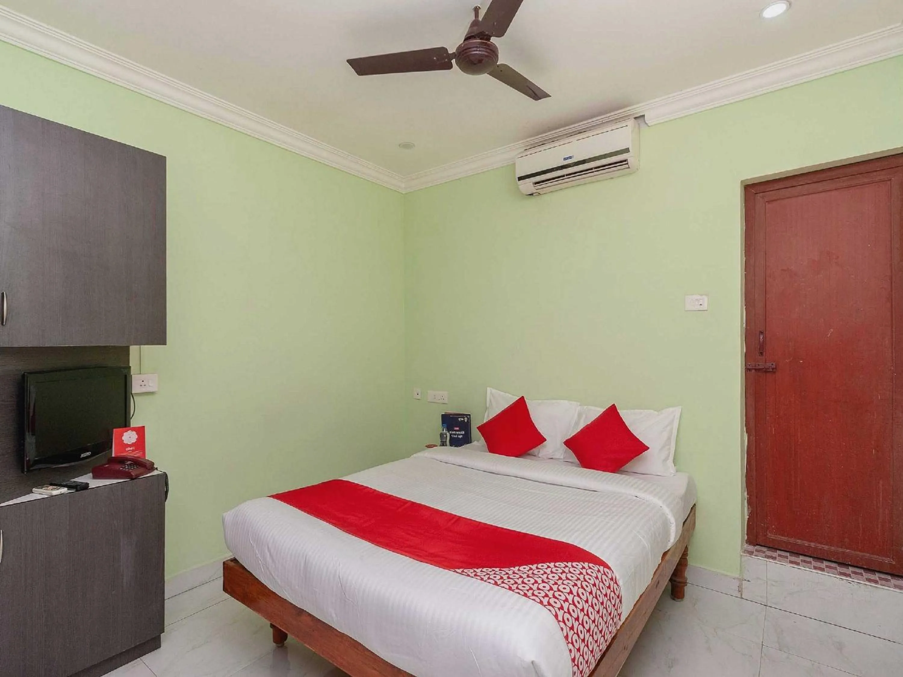 Bedroom, Bed in Hotel O Seabreeze Residency