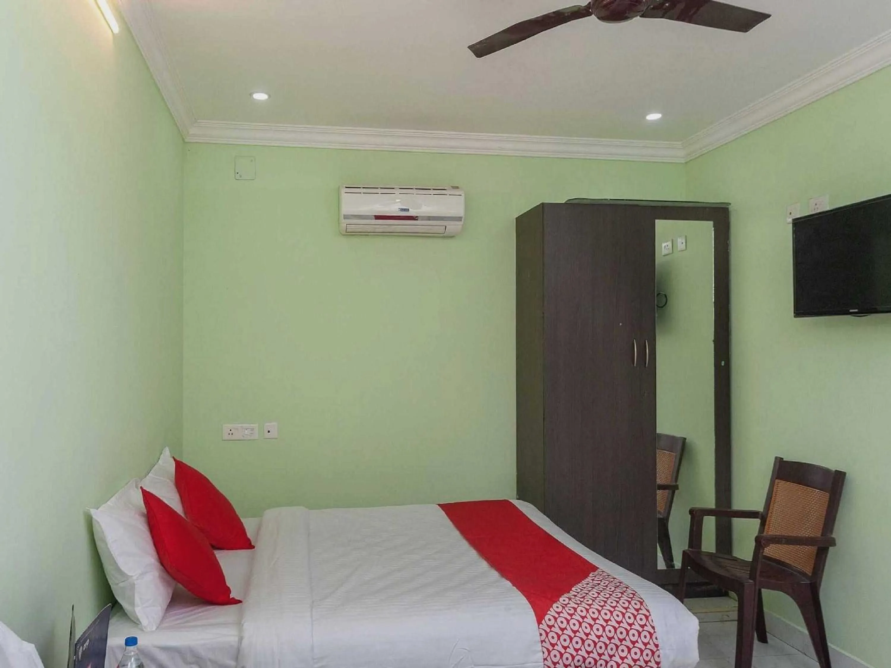 Bedroom, Bed in Hotel O Seabreeze Residency