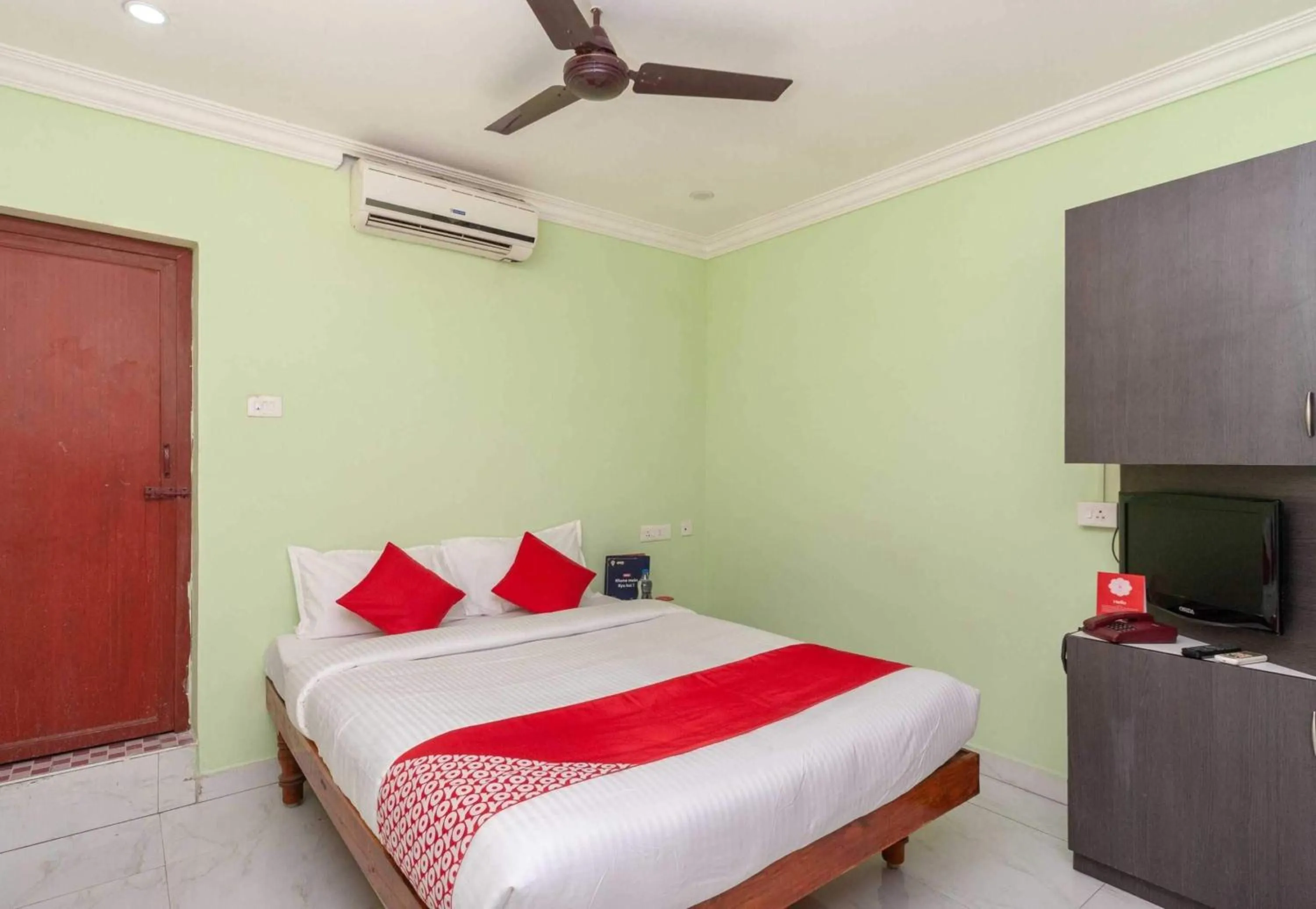 Bedroom, Bed in Hotel O Seabreeze Residency
