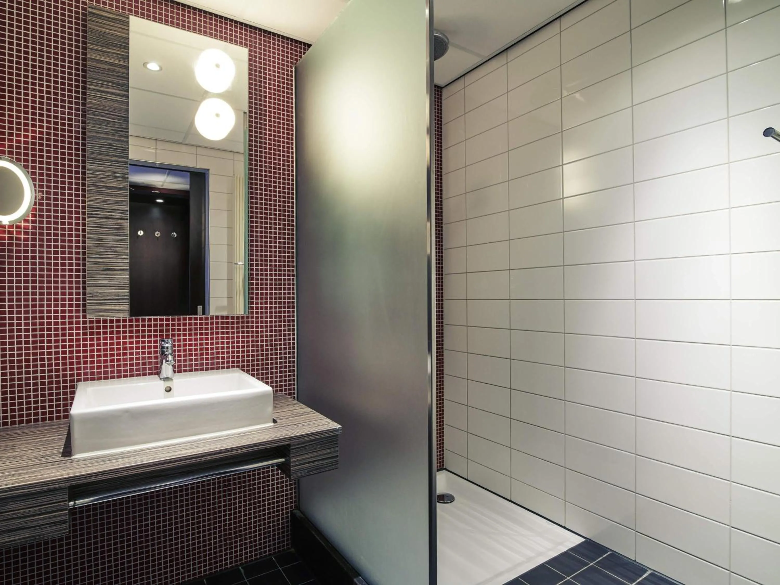 Bedroom in Mercure Hotel Tilburg Centrum