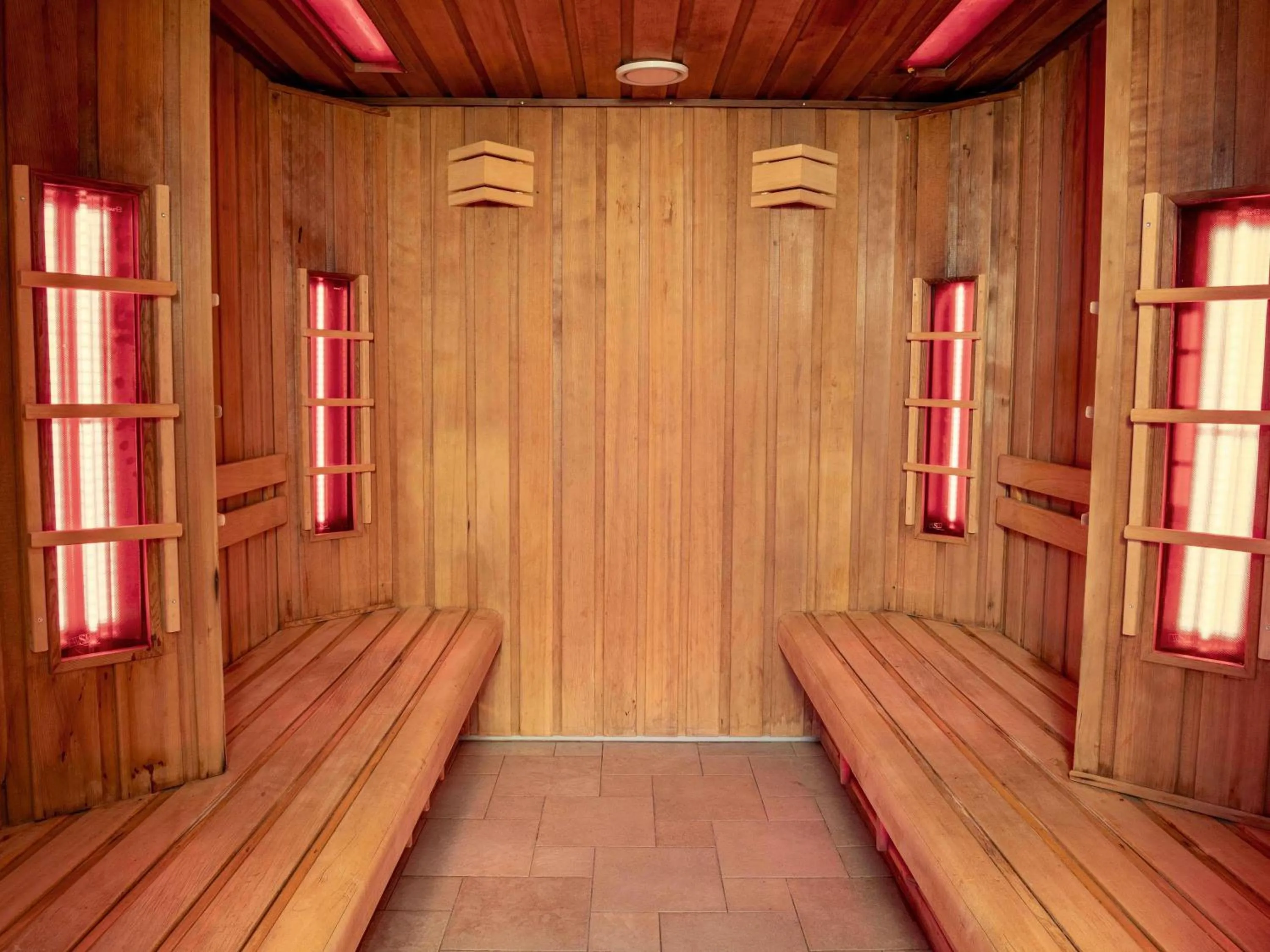 Pool view in Mercure Hotel Tilburg Centrum