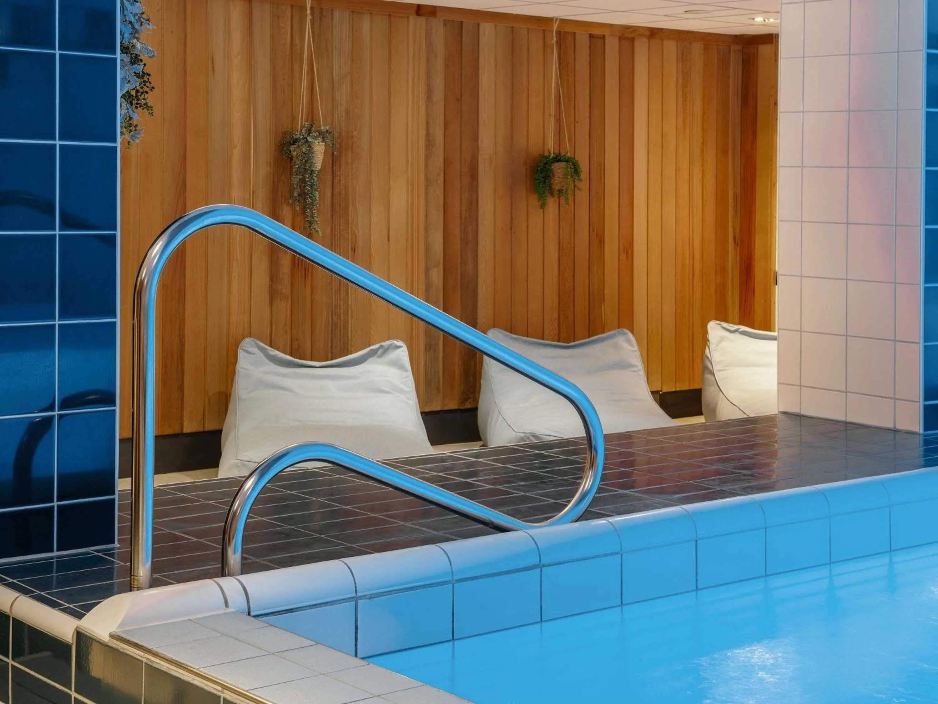 Pool view in Mercure Hotel Tilburg Centrum