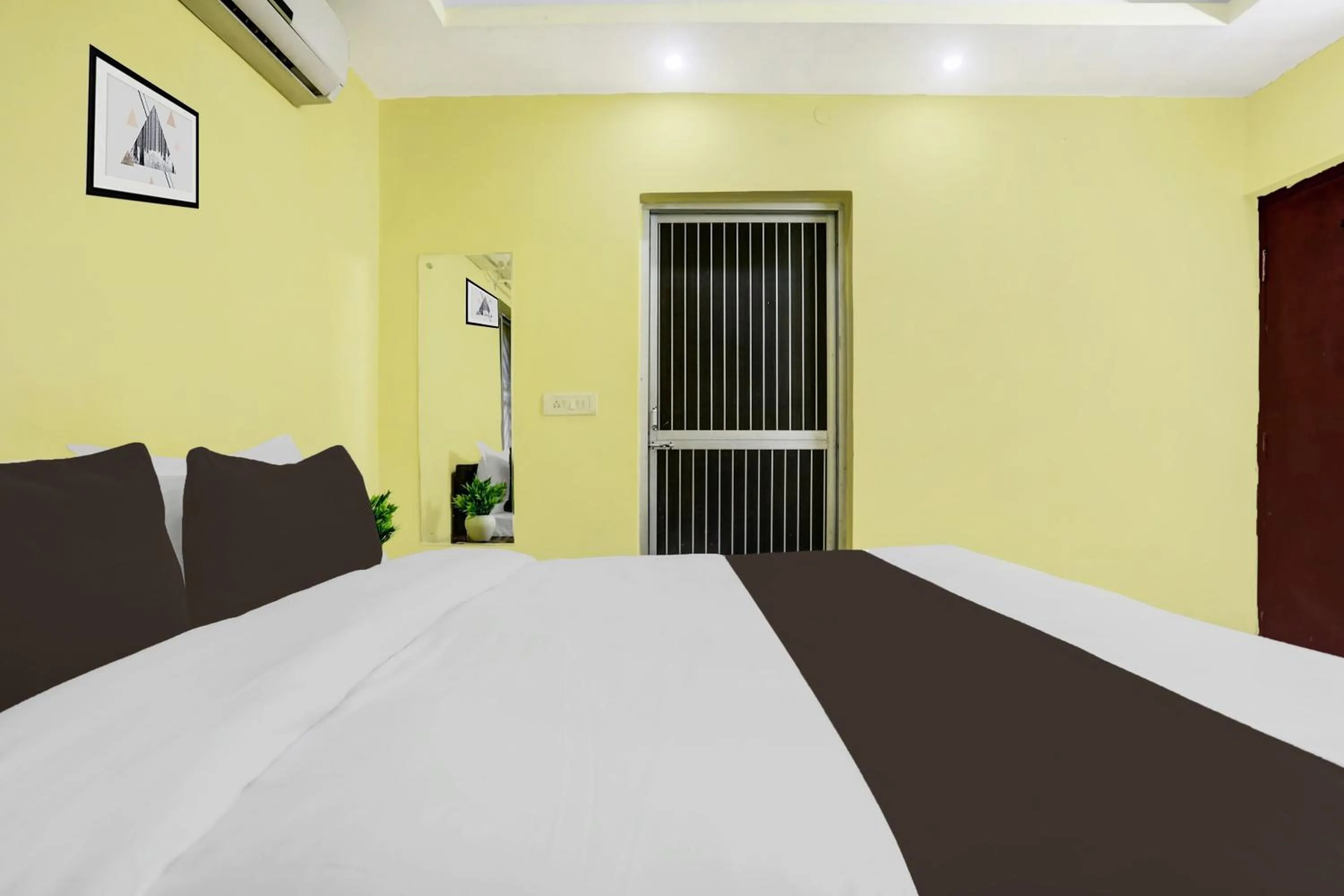 Bedroom, Bed in Hotel O Grand Occasion