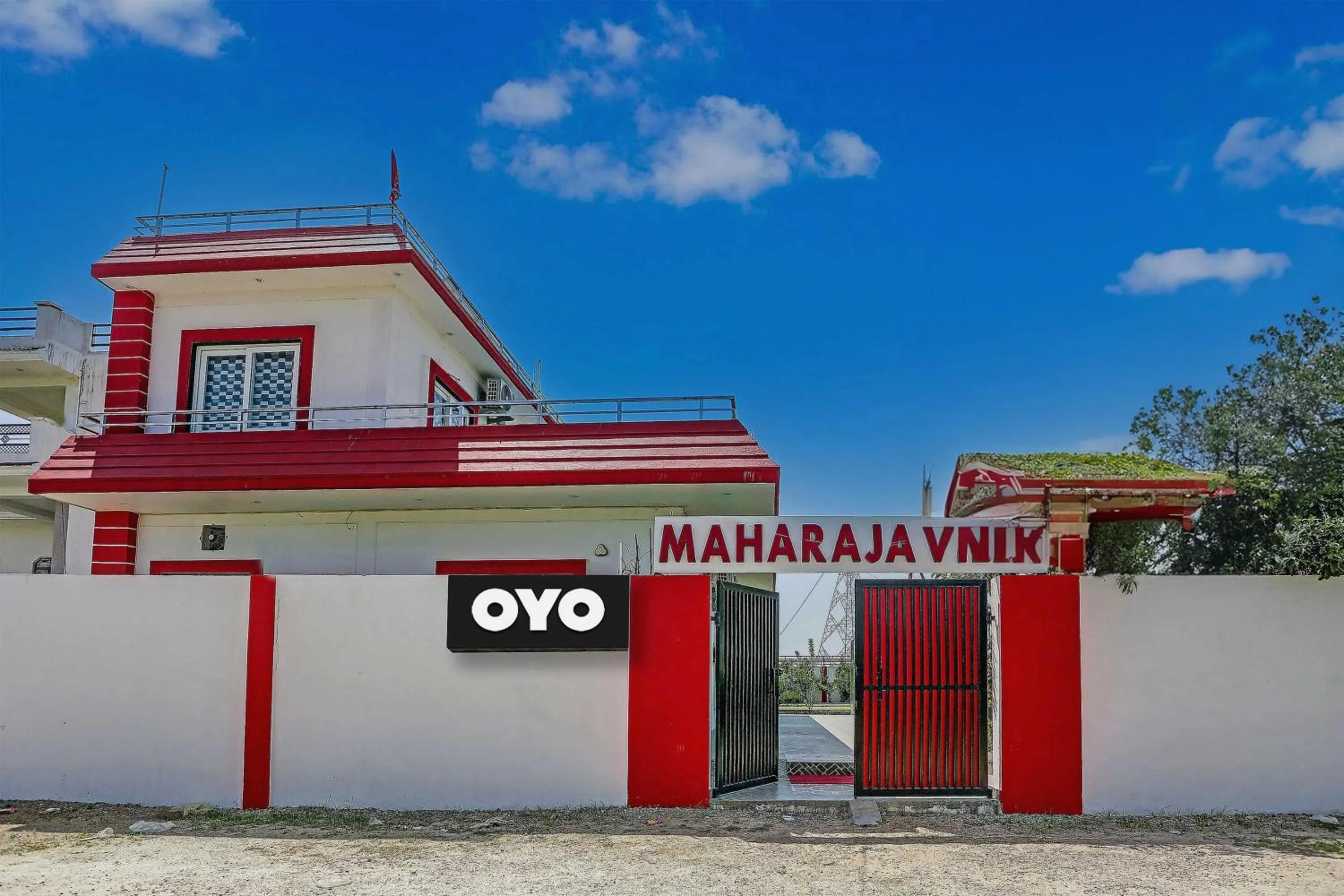 Facade/entrance in Hotel O MH Inn