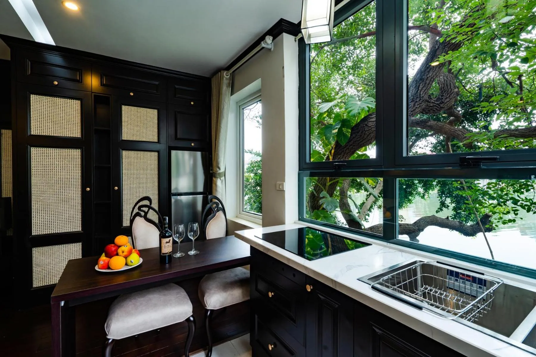 Kitchen or kitchenette in Wild Lotus Hotel Apartment 2