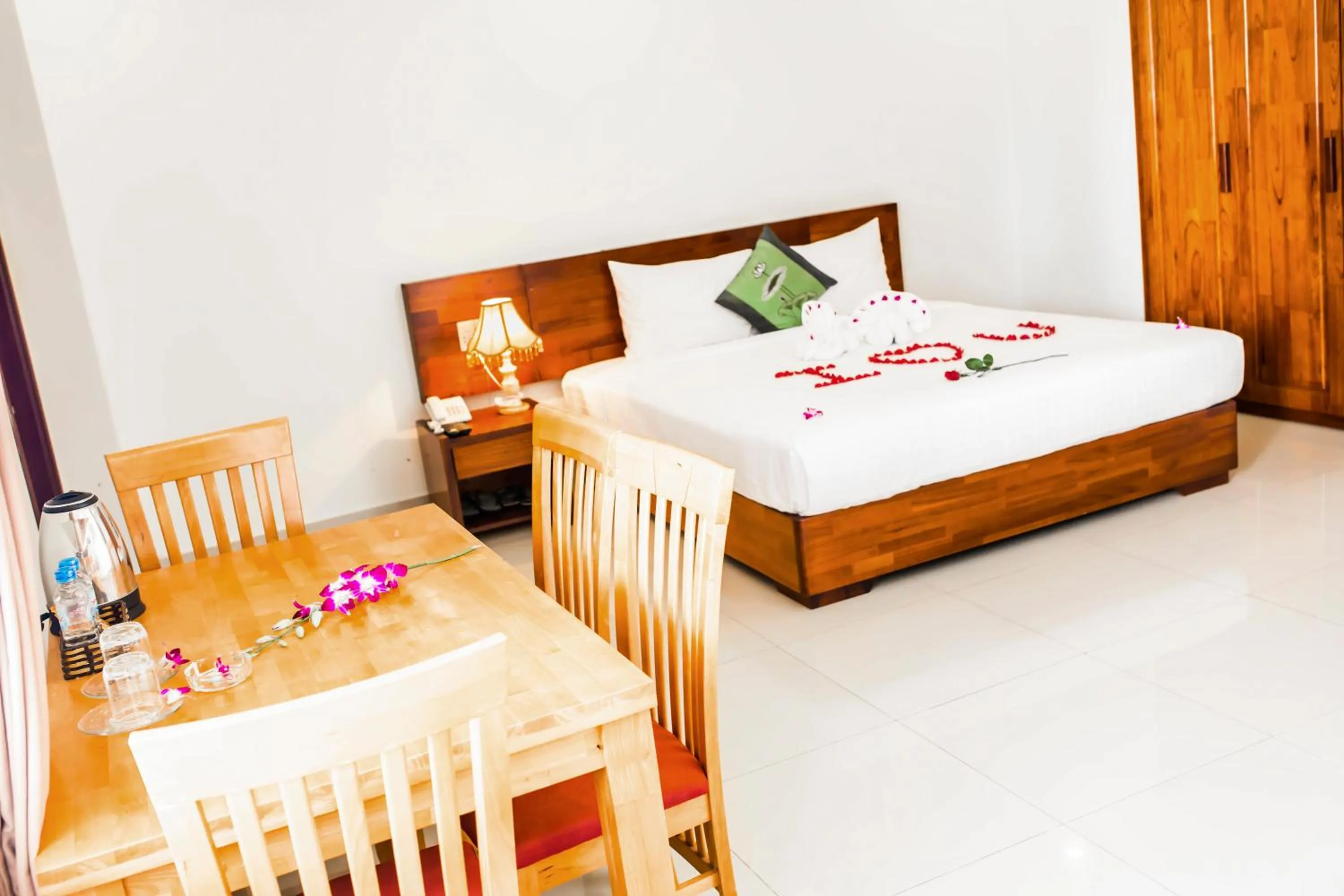 Bedroom, Bed in Kiên Cường 2 Hotel