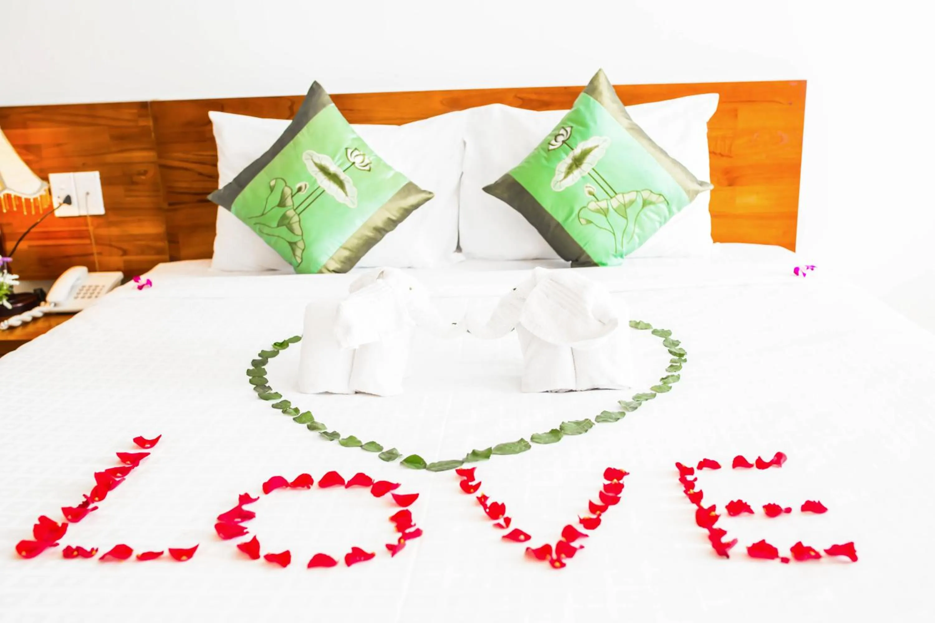 Bedroom, Bed in Kiên Cường 2 Hotel