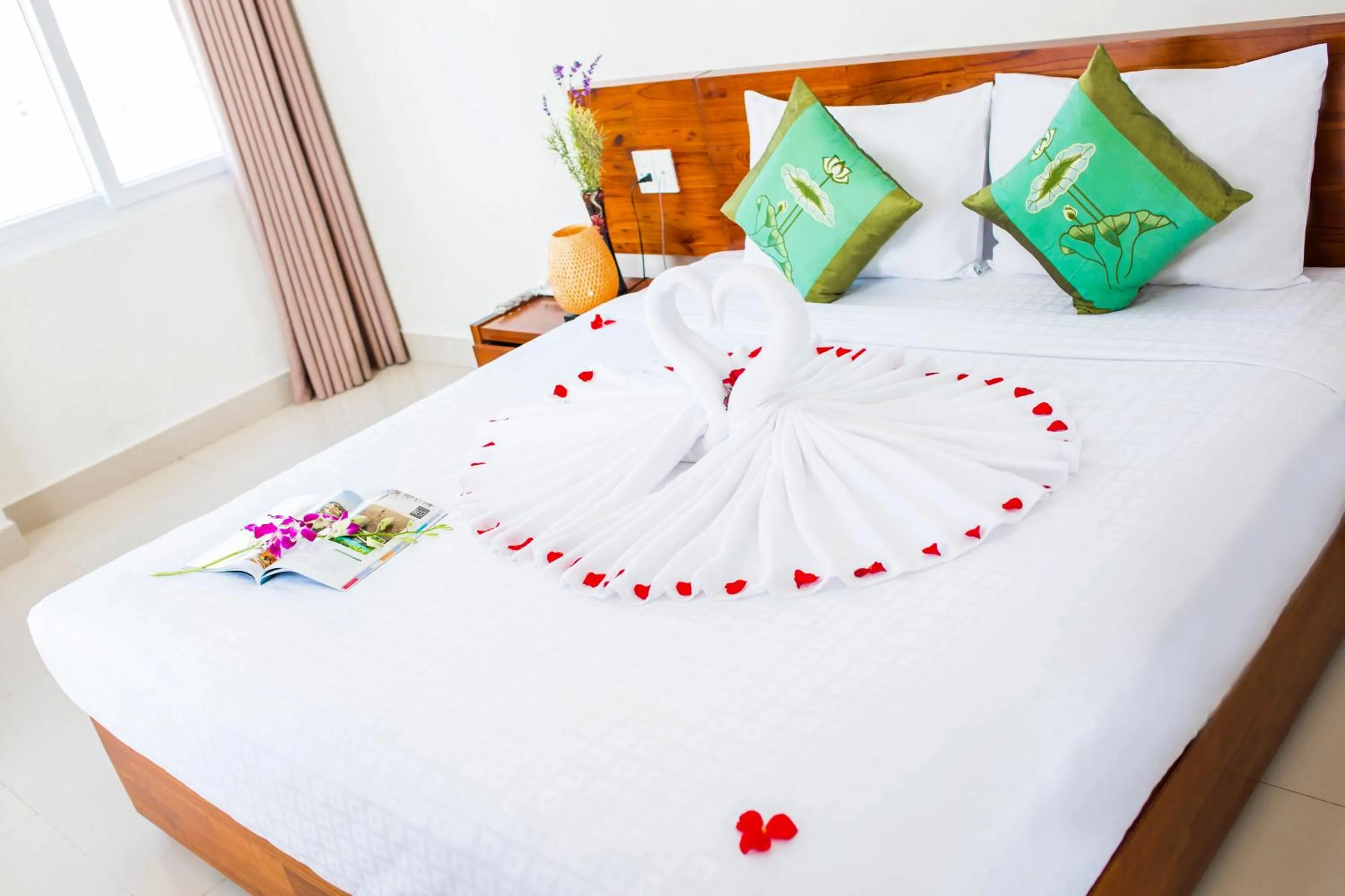 Bedroom, Bed in Kiên Cường 2 Hotel