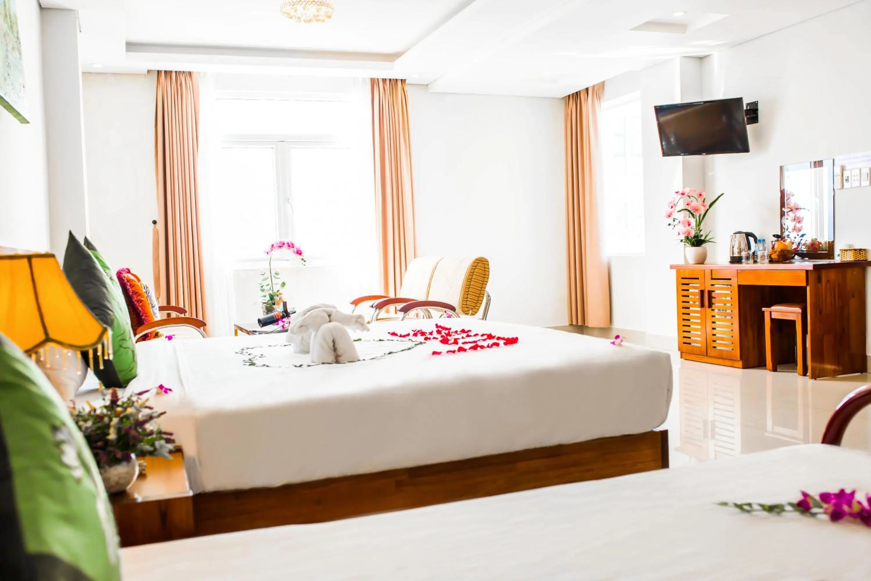 Bedroom, Bed in Kiên Cường 2 Hotel