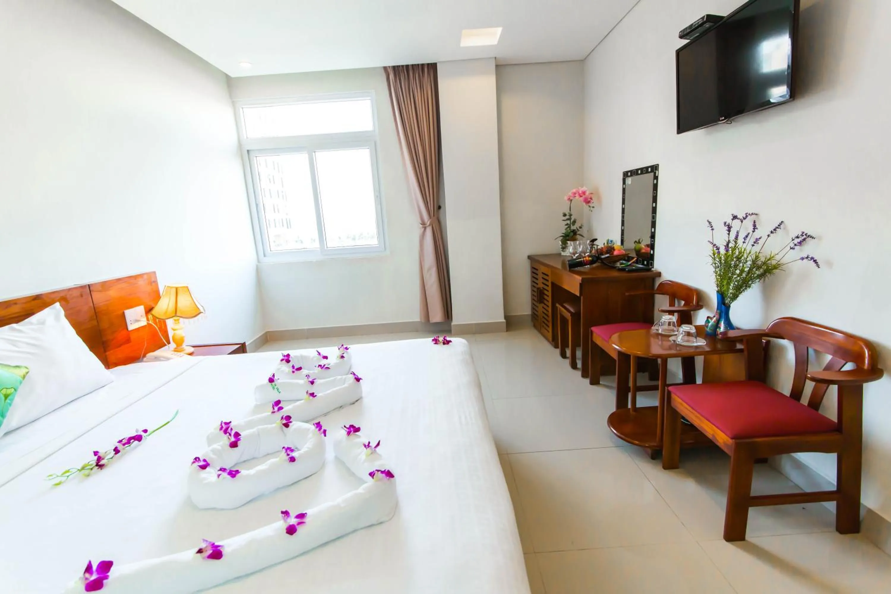 Bedroom, Bed in Kiên Cường 2 Hotel