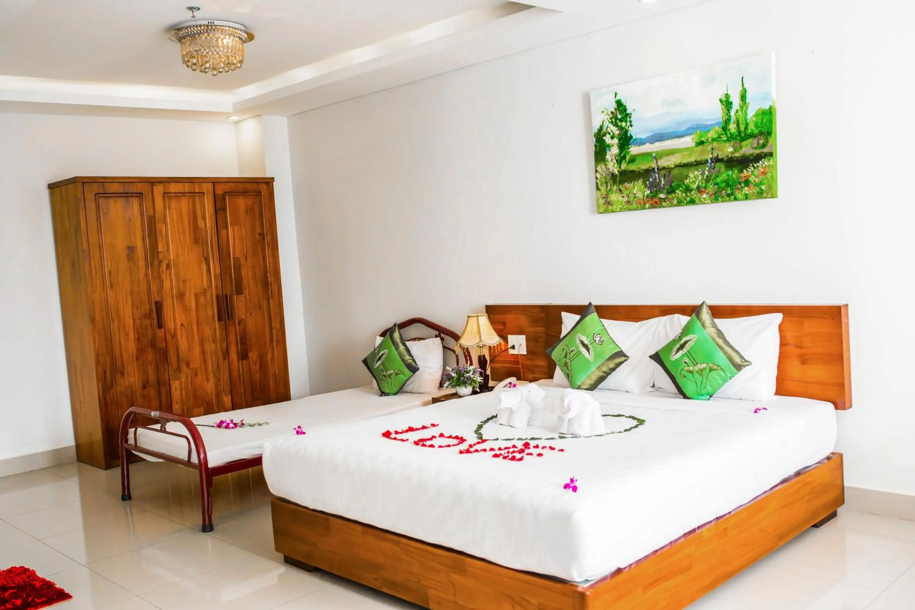 Bedroom, Bed in Kiên Cường 2 Hotel