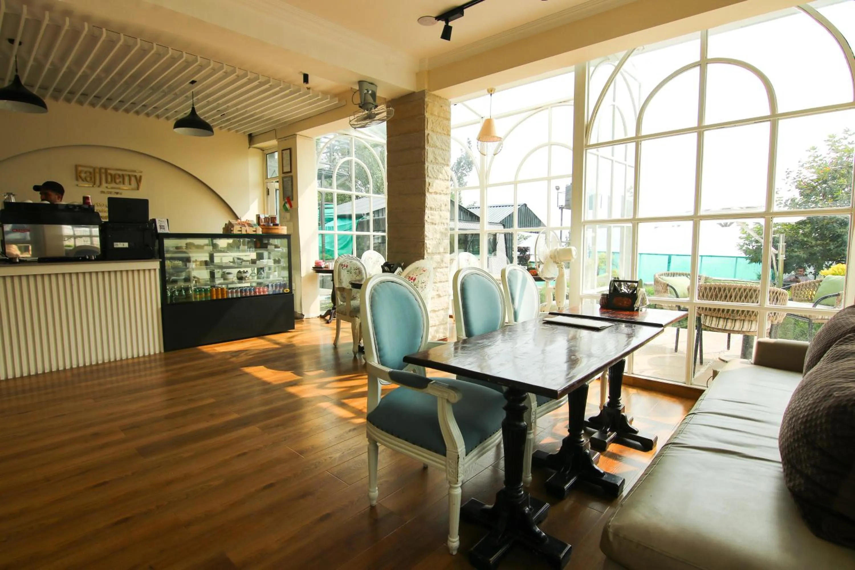 Restaurant/places to eat in Kaffberry Cafe & Homestays