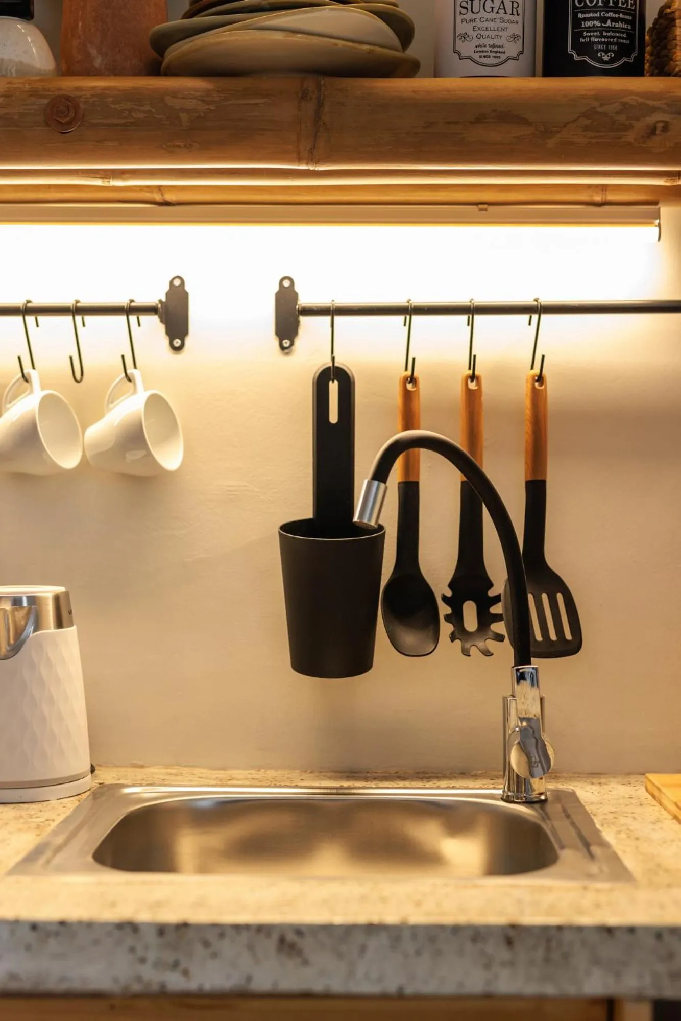 Kitchen or kitchenette in Marabou Unique Stay