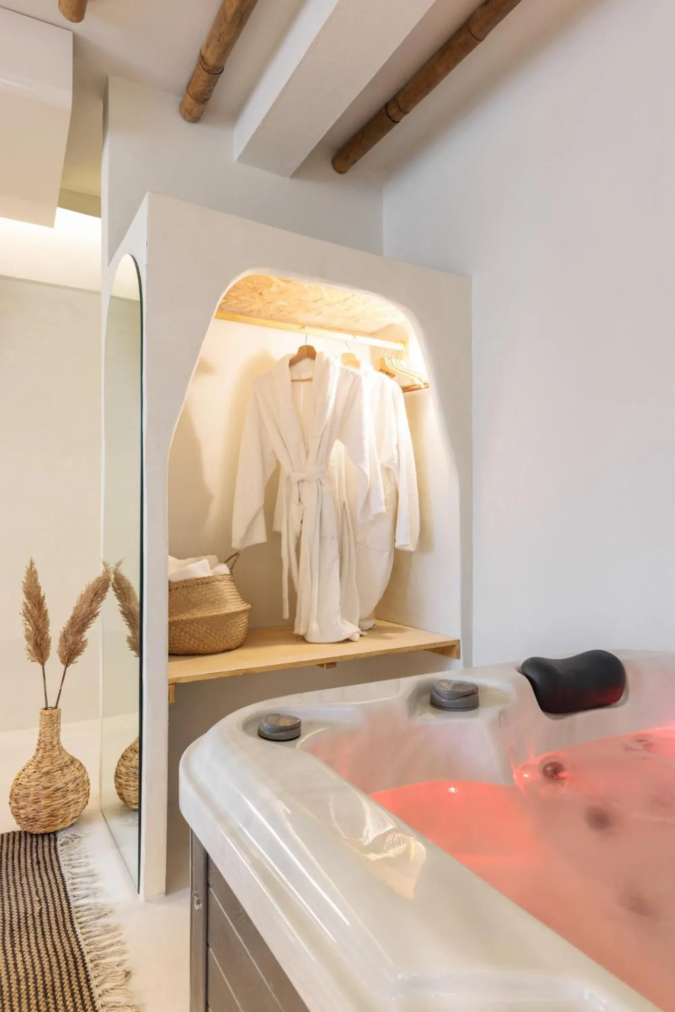 Hot Tub in Marabou Unique Stay