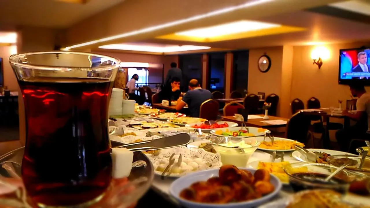 SARR TAC MAHAL HOTEl