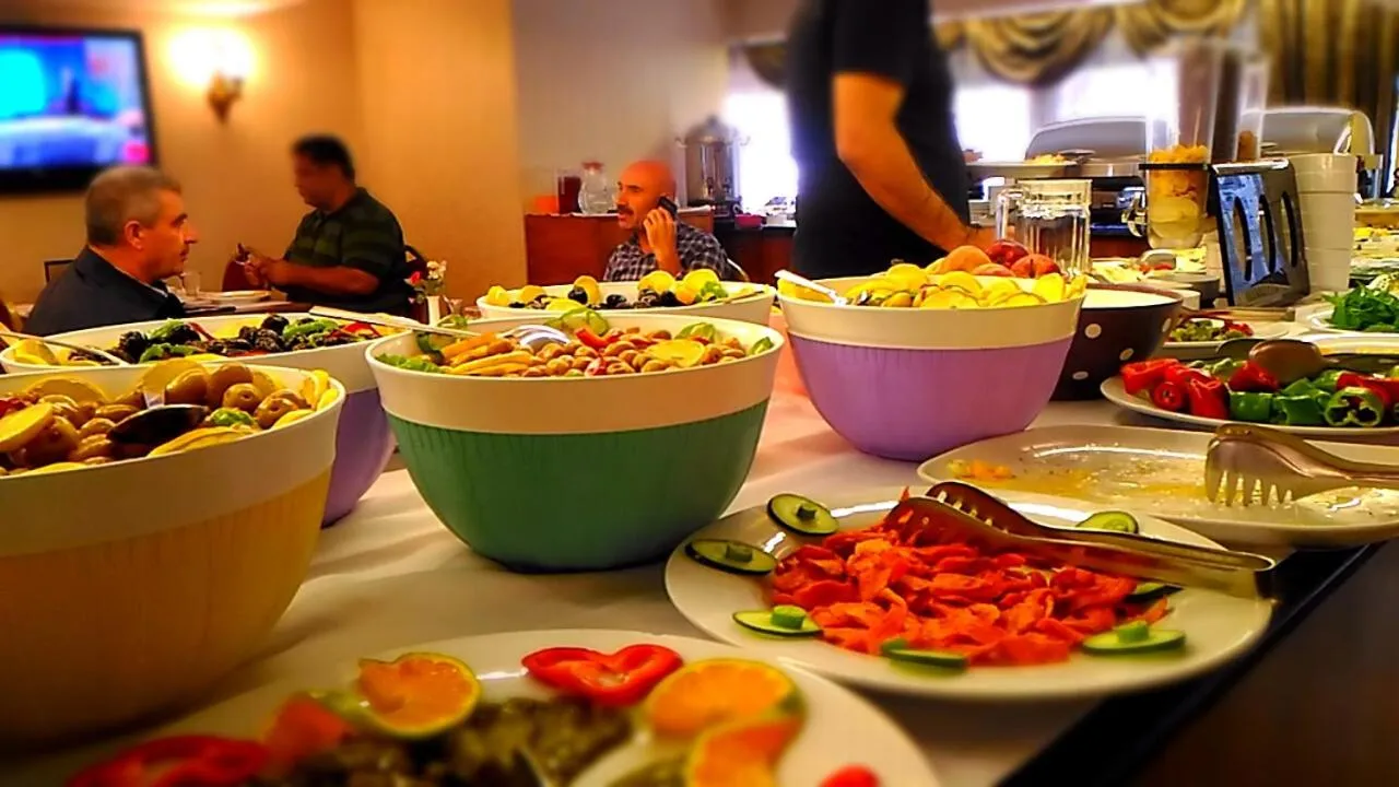 Buffet breakfast in SARR TAC MAHAL HOTEl