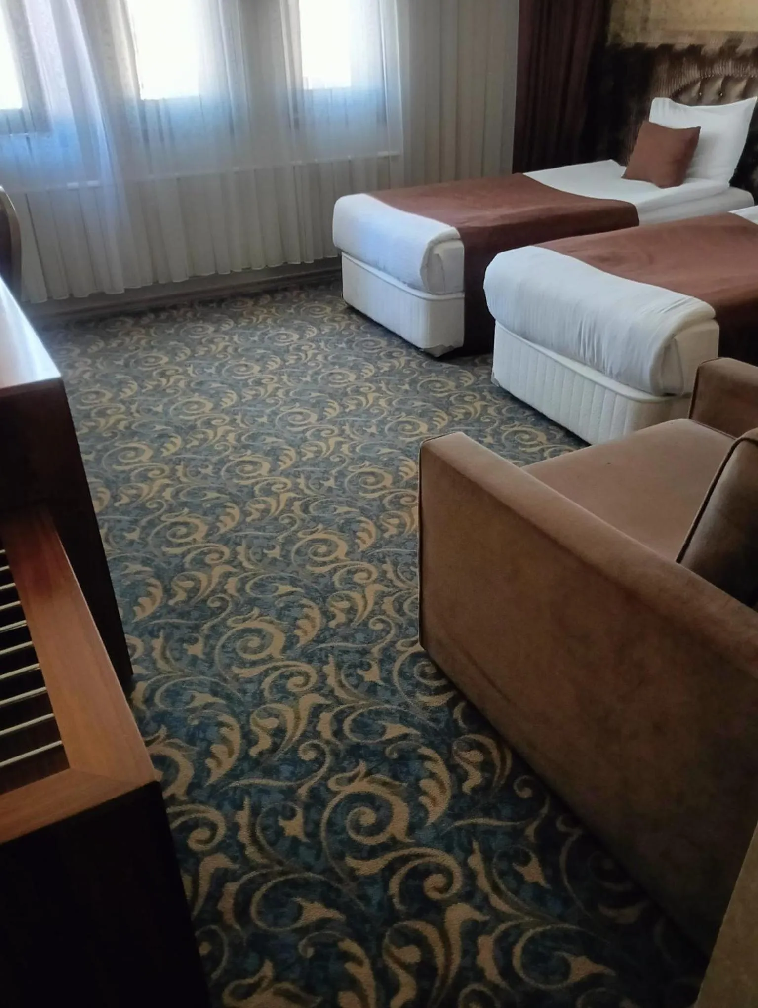 Bed in SARR TAC MAHAL HOTEl