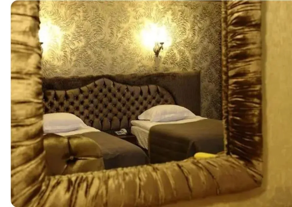 SARR TAC MAHAL HOTEl