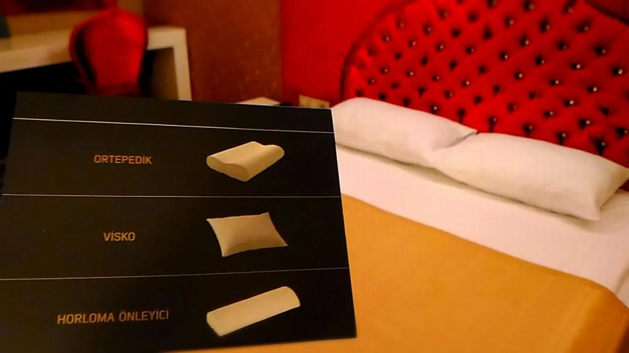 SARR TAC MAHAL HOTEl