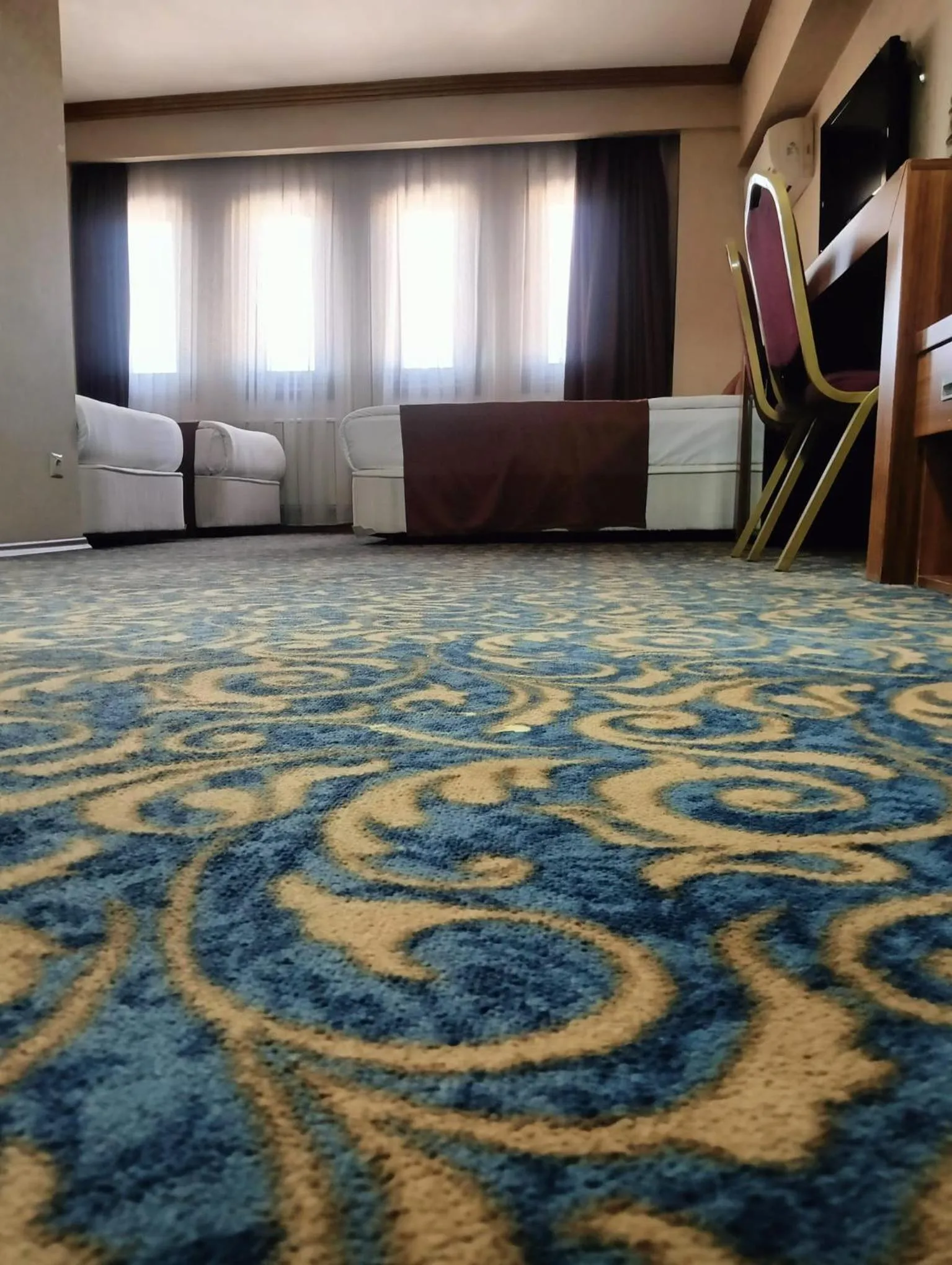 SARR TAC MAHAL HOTEl