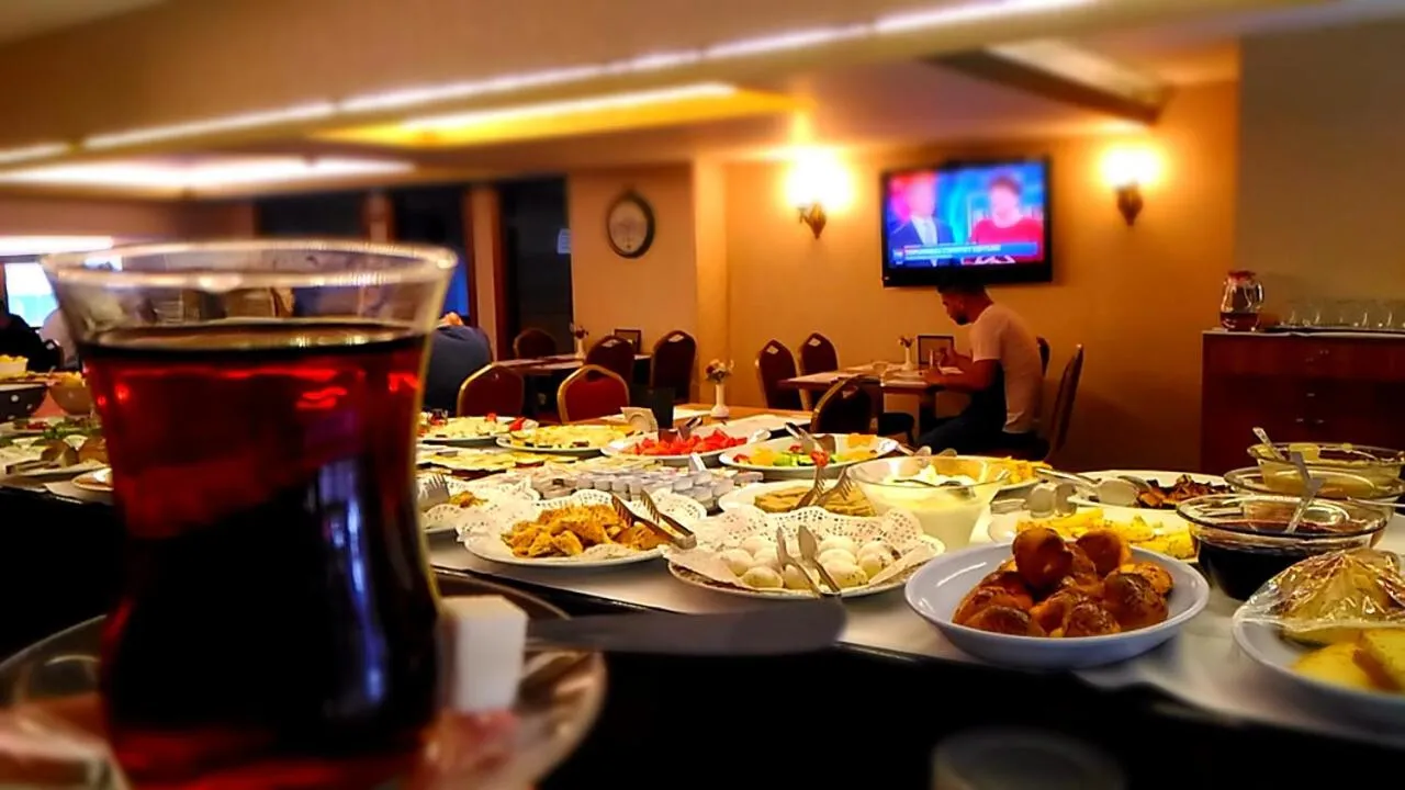 SARR TAC MAHAL HOTEl