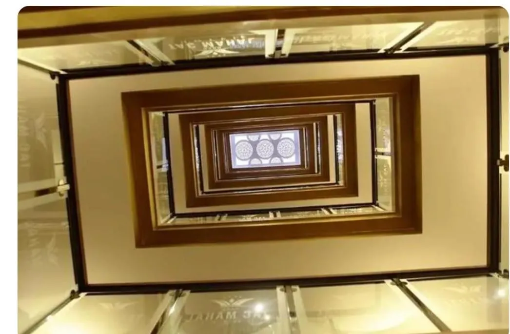 Property building in SARR TAC MAHAL HOTEl