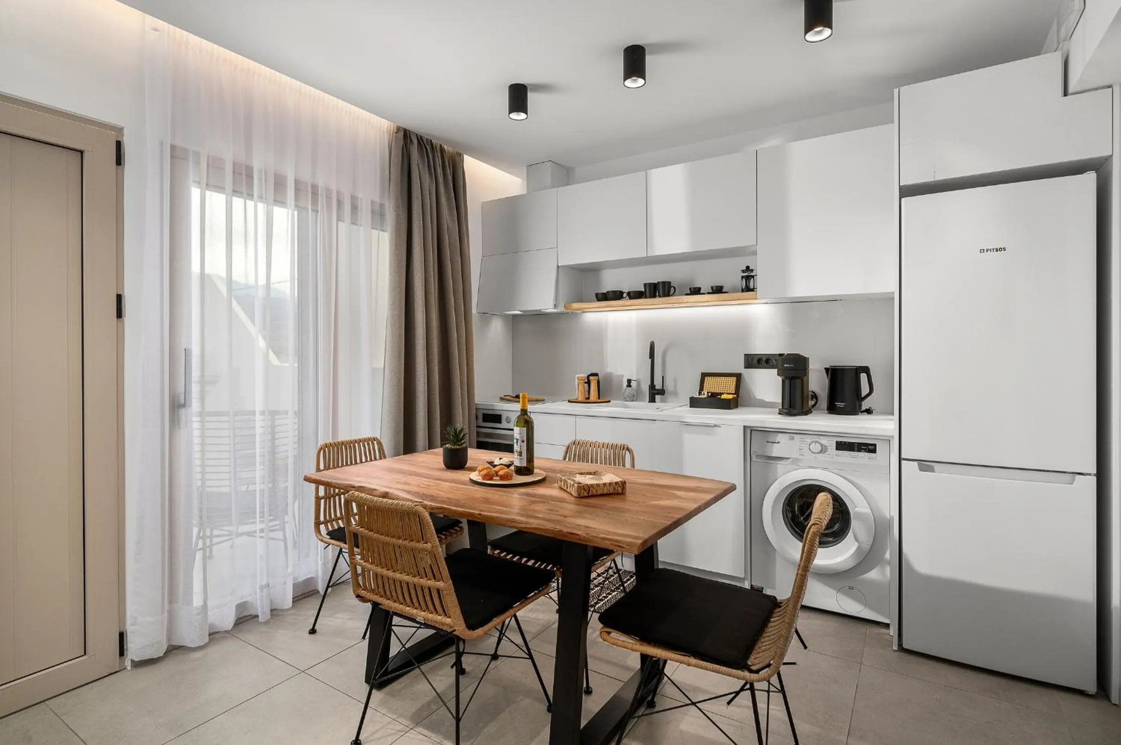 Coffee/tea facilities in Milatos Seaside Suites