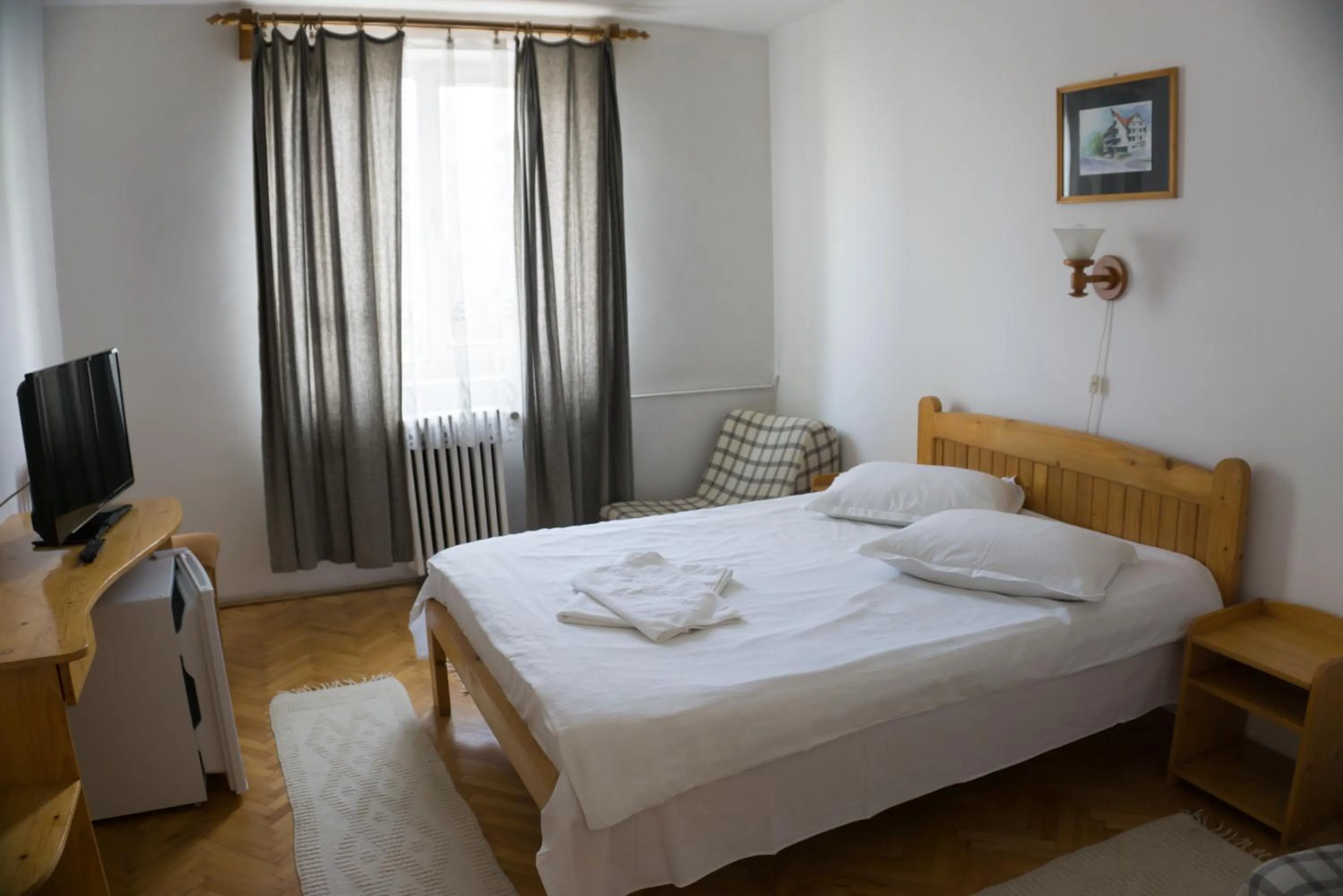 Bedroom, Bed in Hotel Merkur