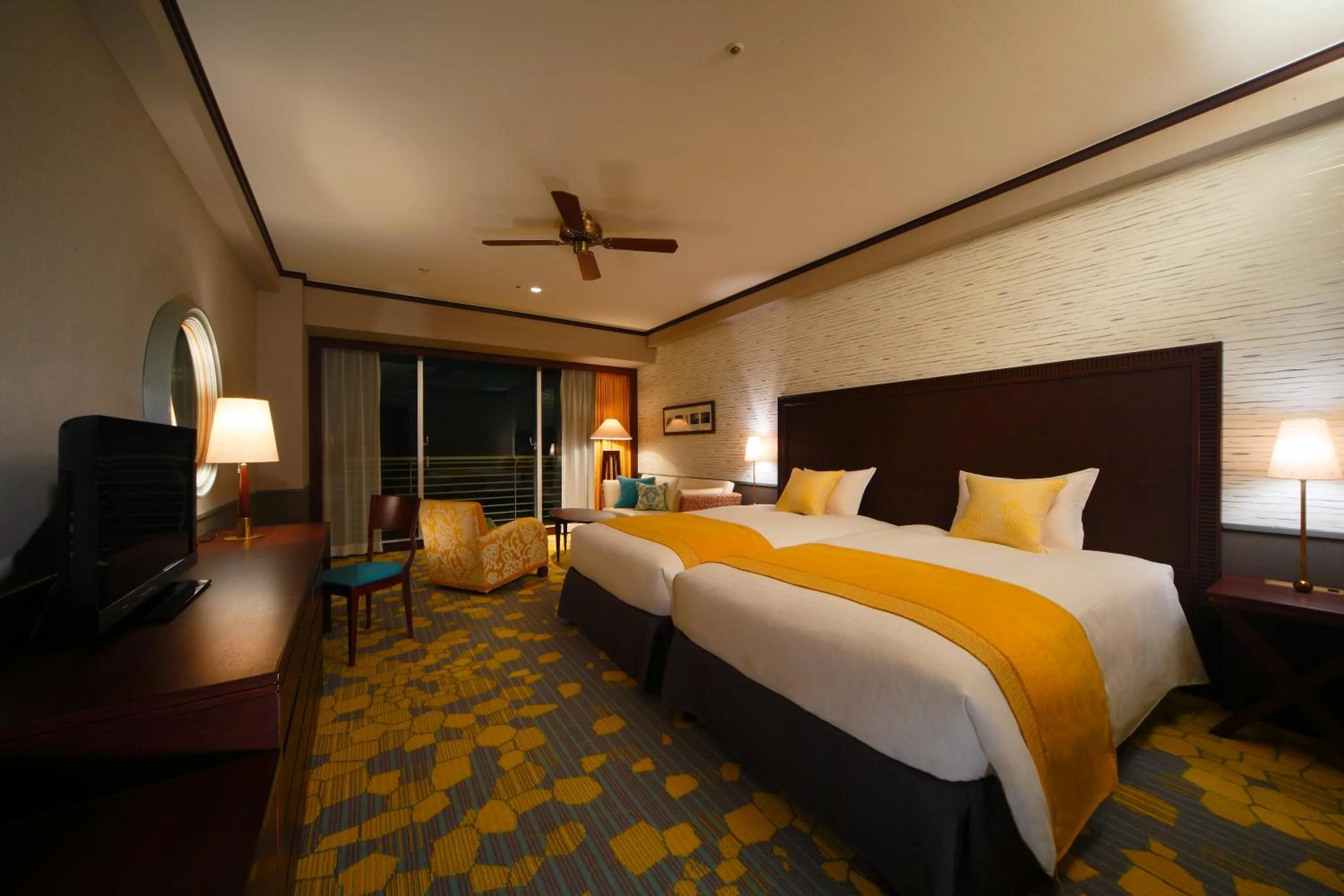 Photo of the whole room, Bed in Biwako Hotel