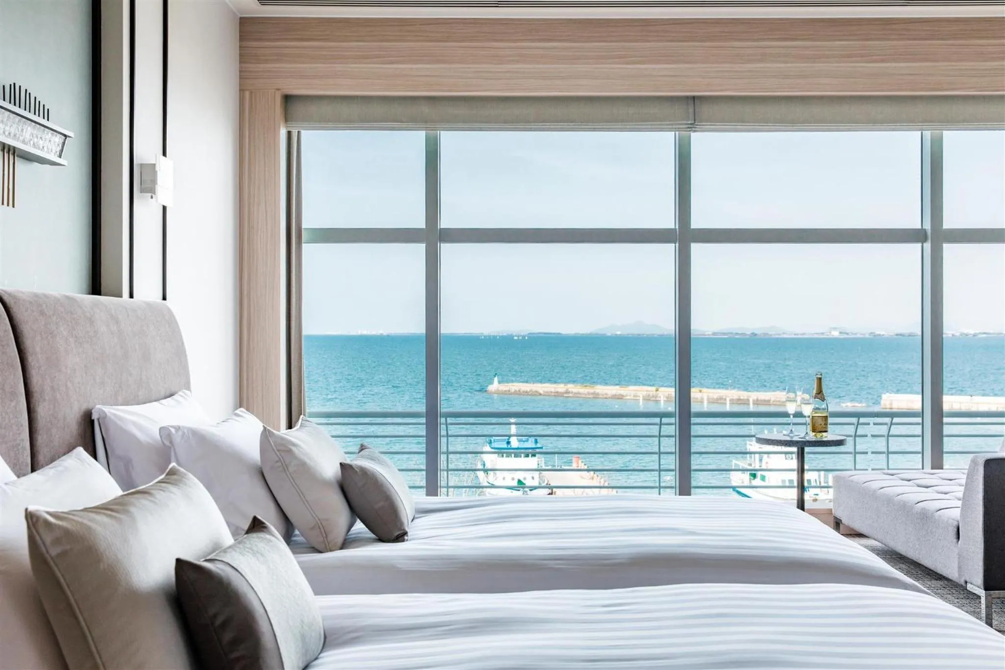 Bedroom, Bed in Biwako Hotel