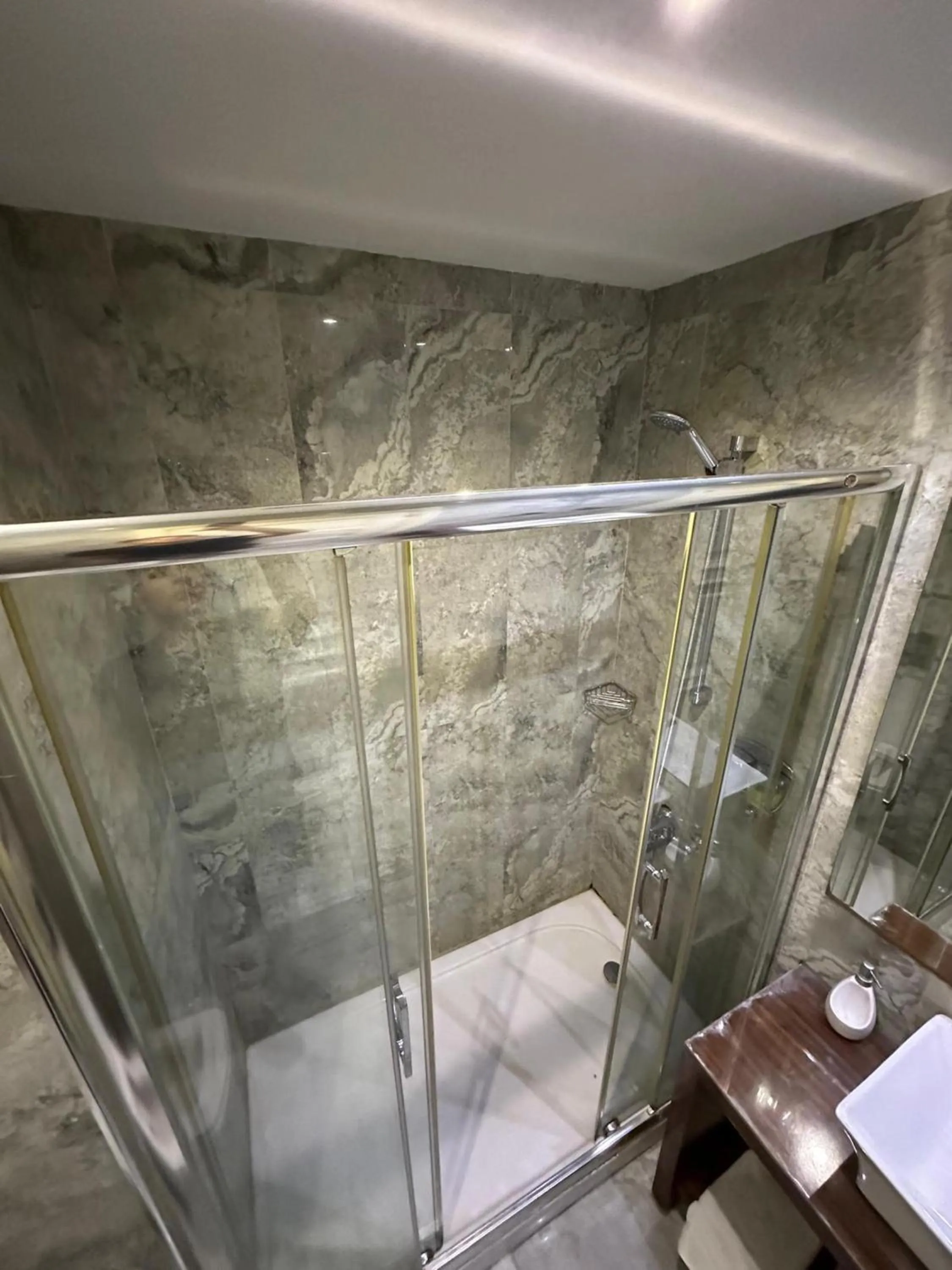 Shower in Sahra Airport Hotel