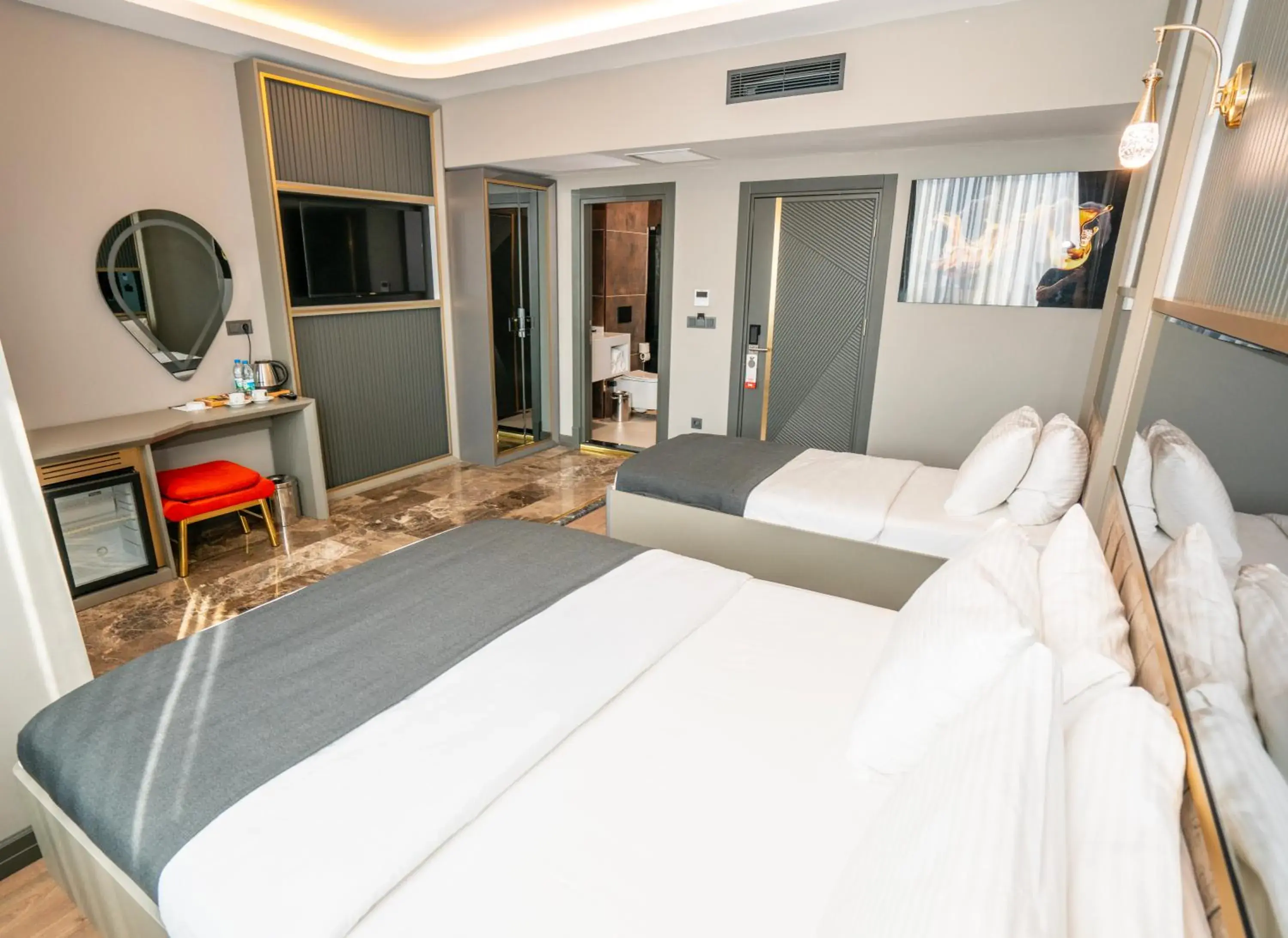 Economy Double or Twin Room in 216 Ruby Suite Economy Double or Twin Room in 216 Ruby Suite