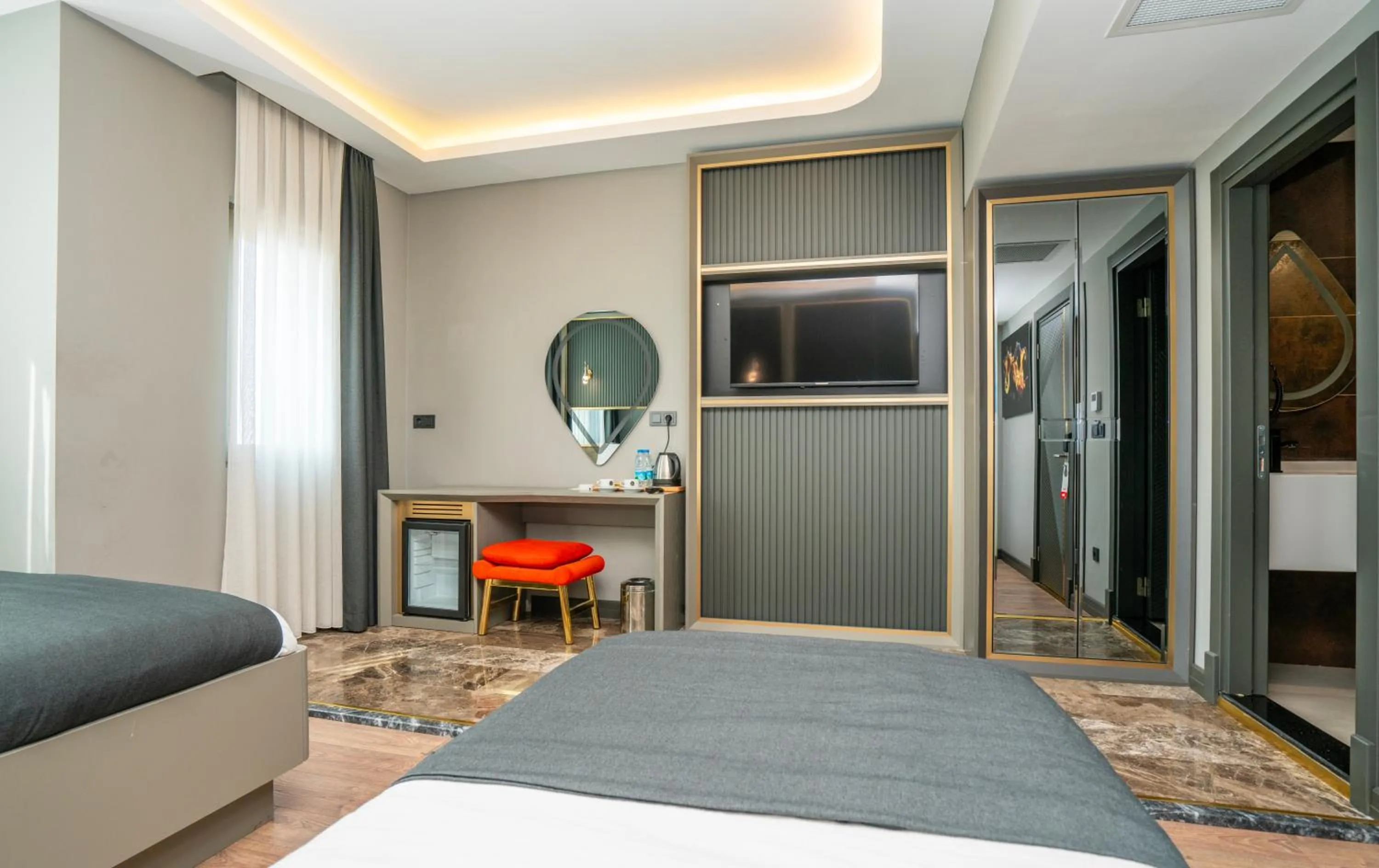 TV and multimedia, Bed in 216 Ruby Suite