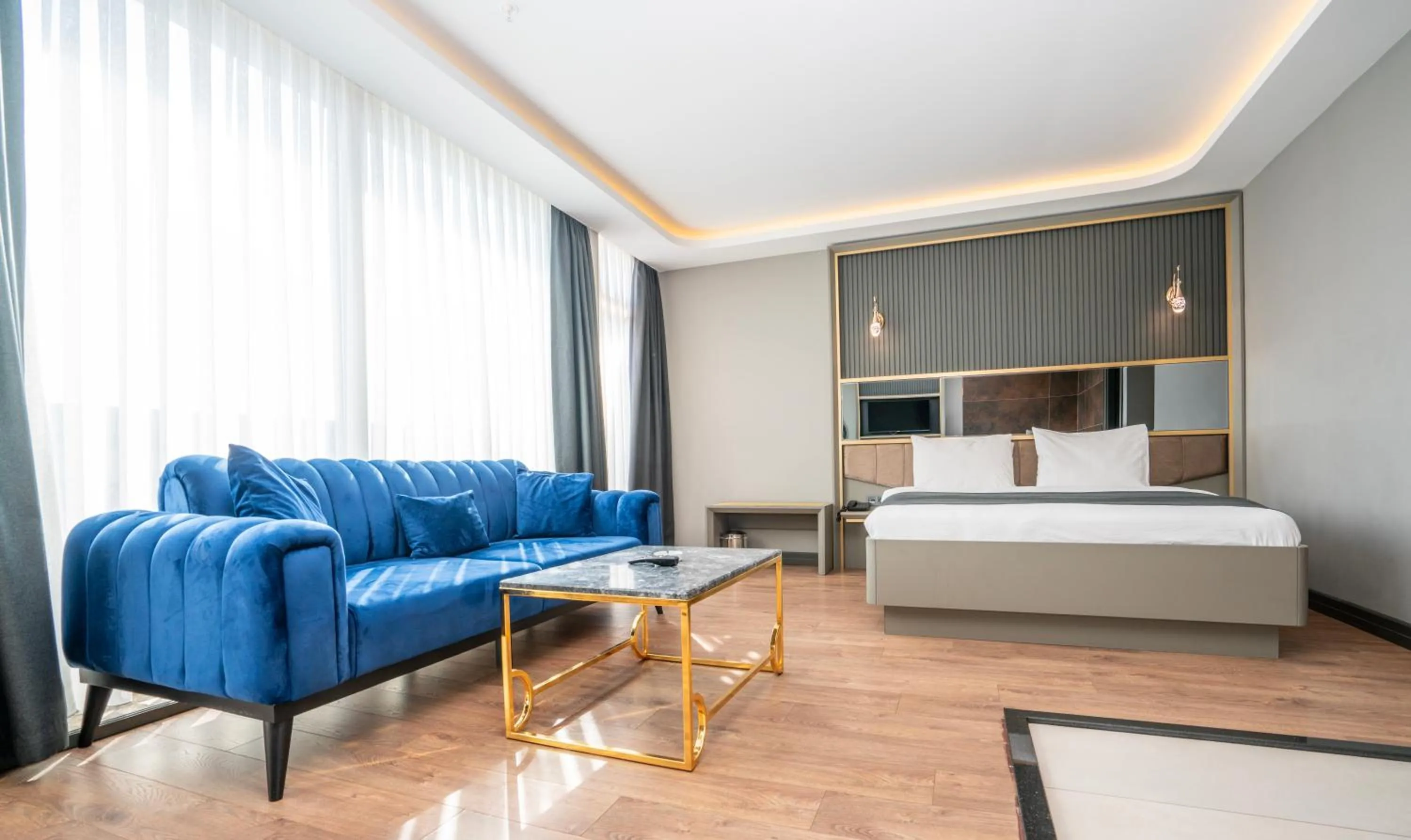 Seating area in 216 Ruby Suite